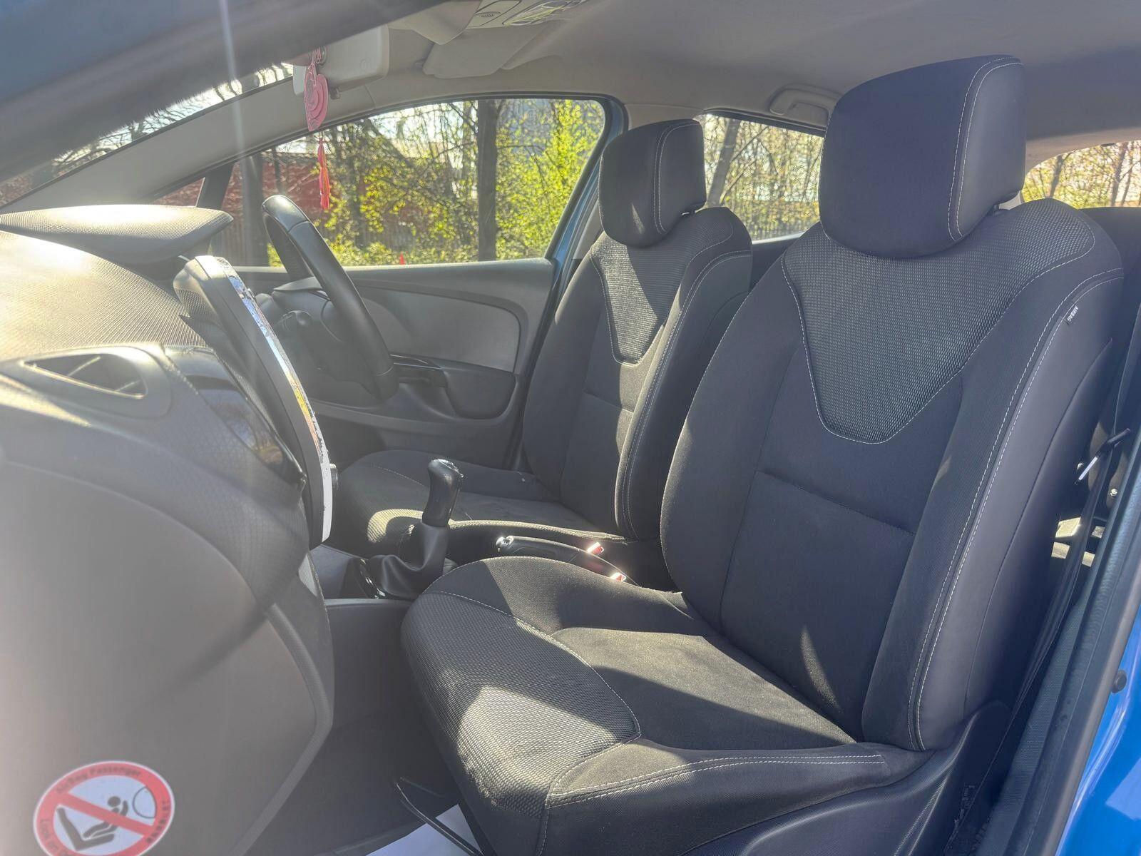 Renault Clio - Image 23