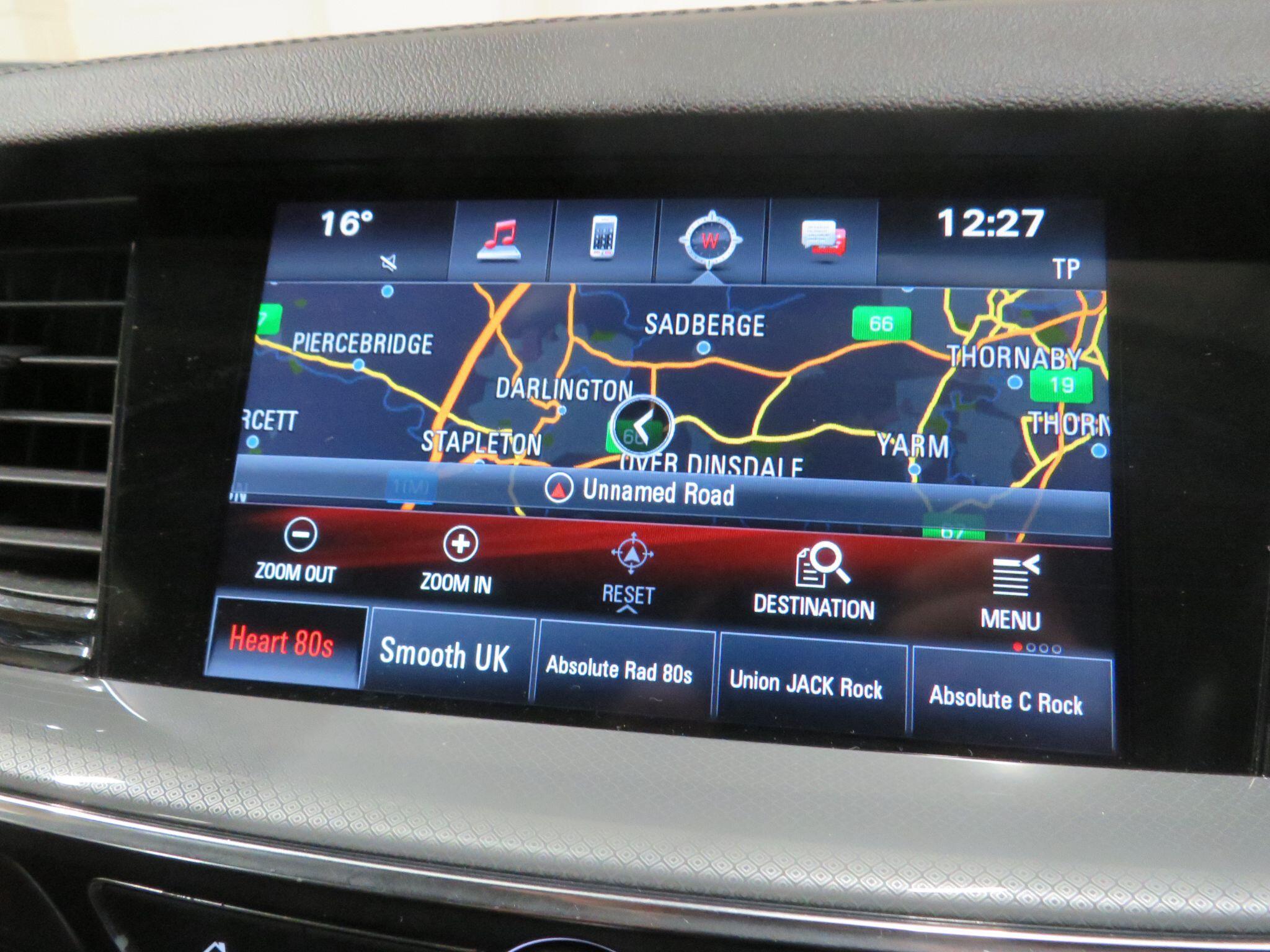 Vauxhall Insignia - Image 17