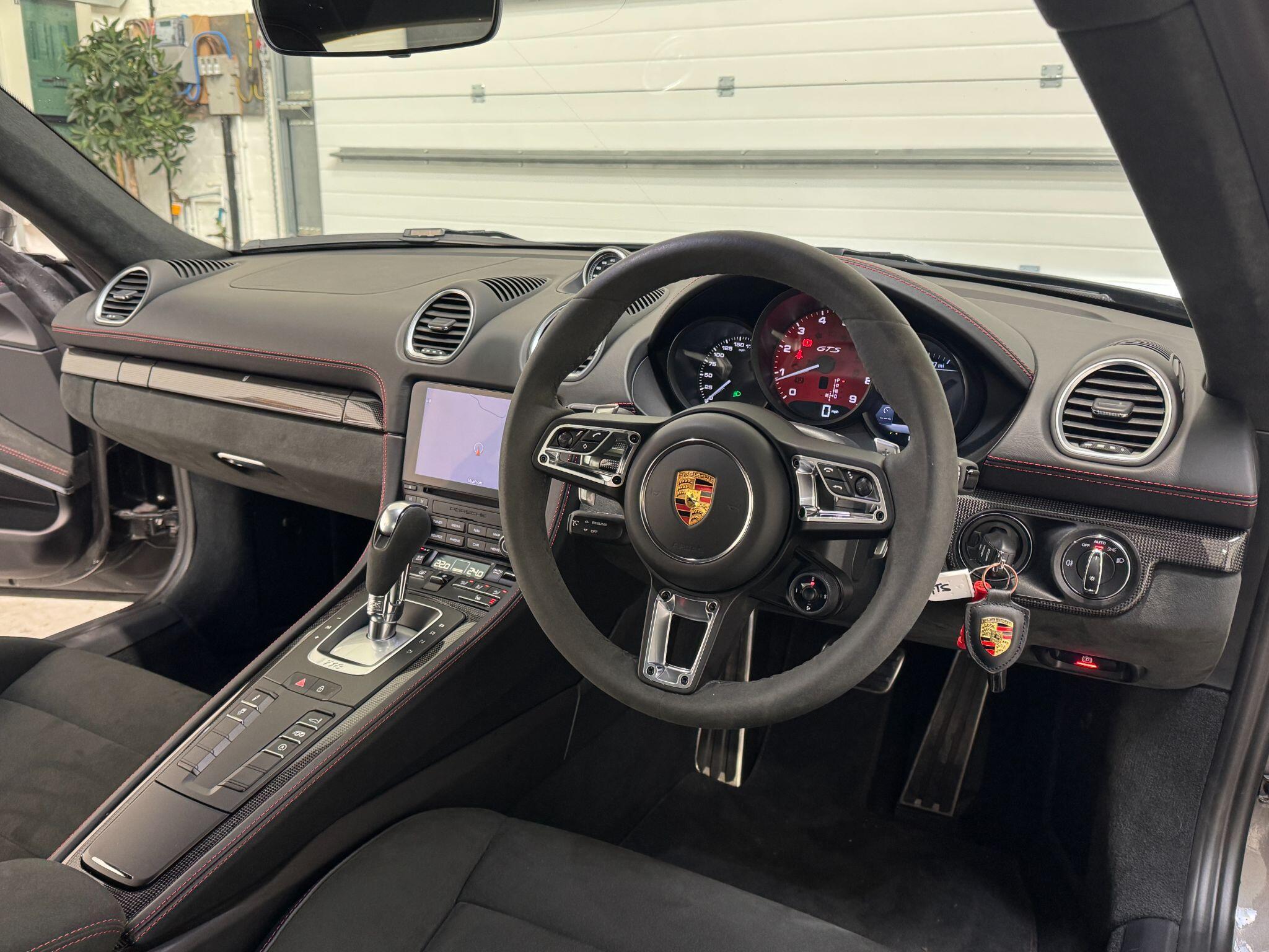 Porsche 718 Cayman - Image 18