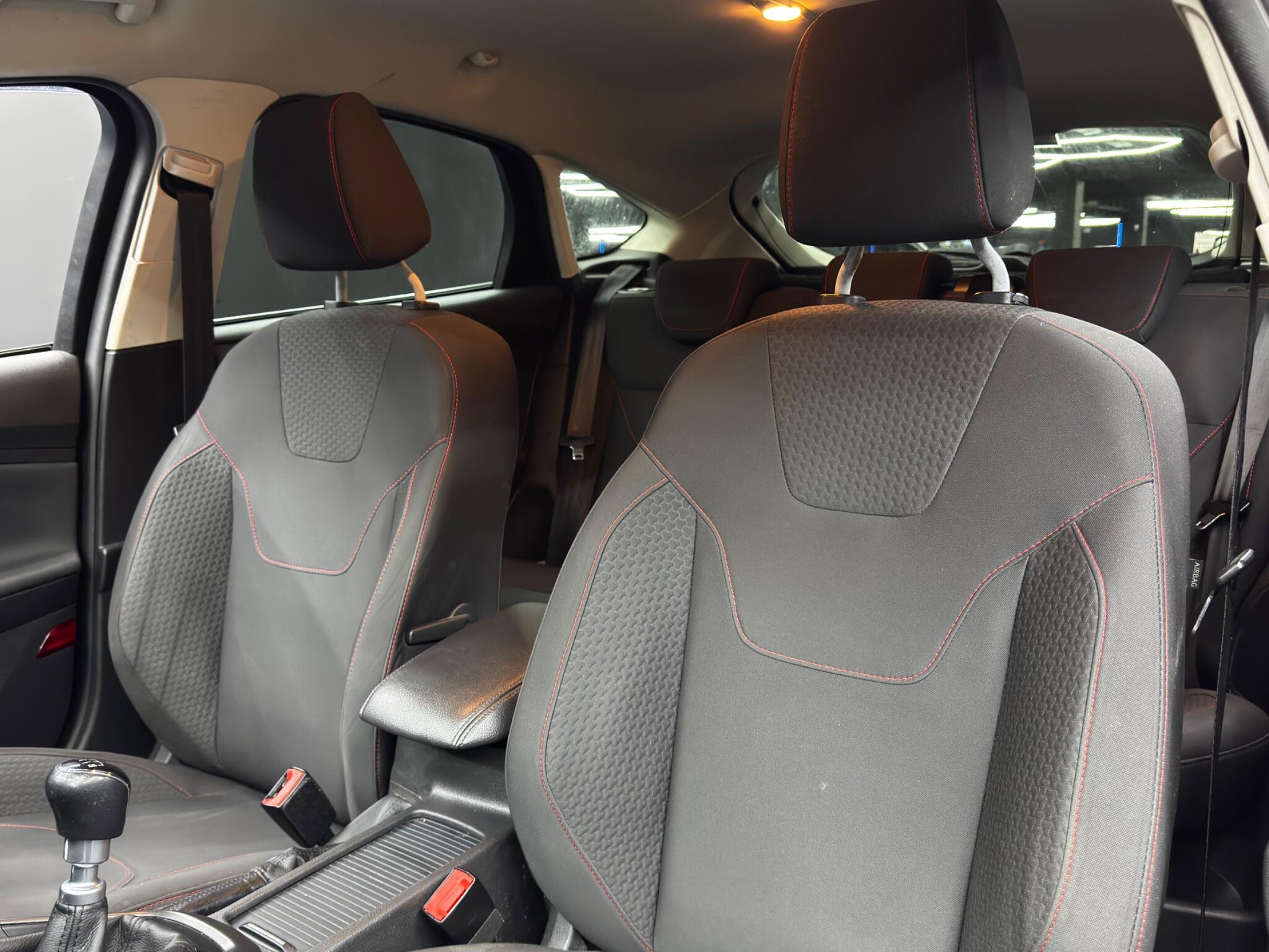Ford Focus - Image 13
