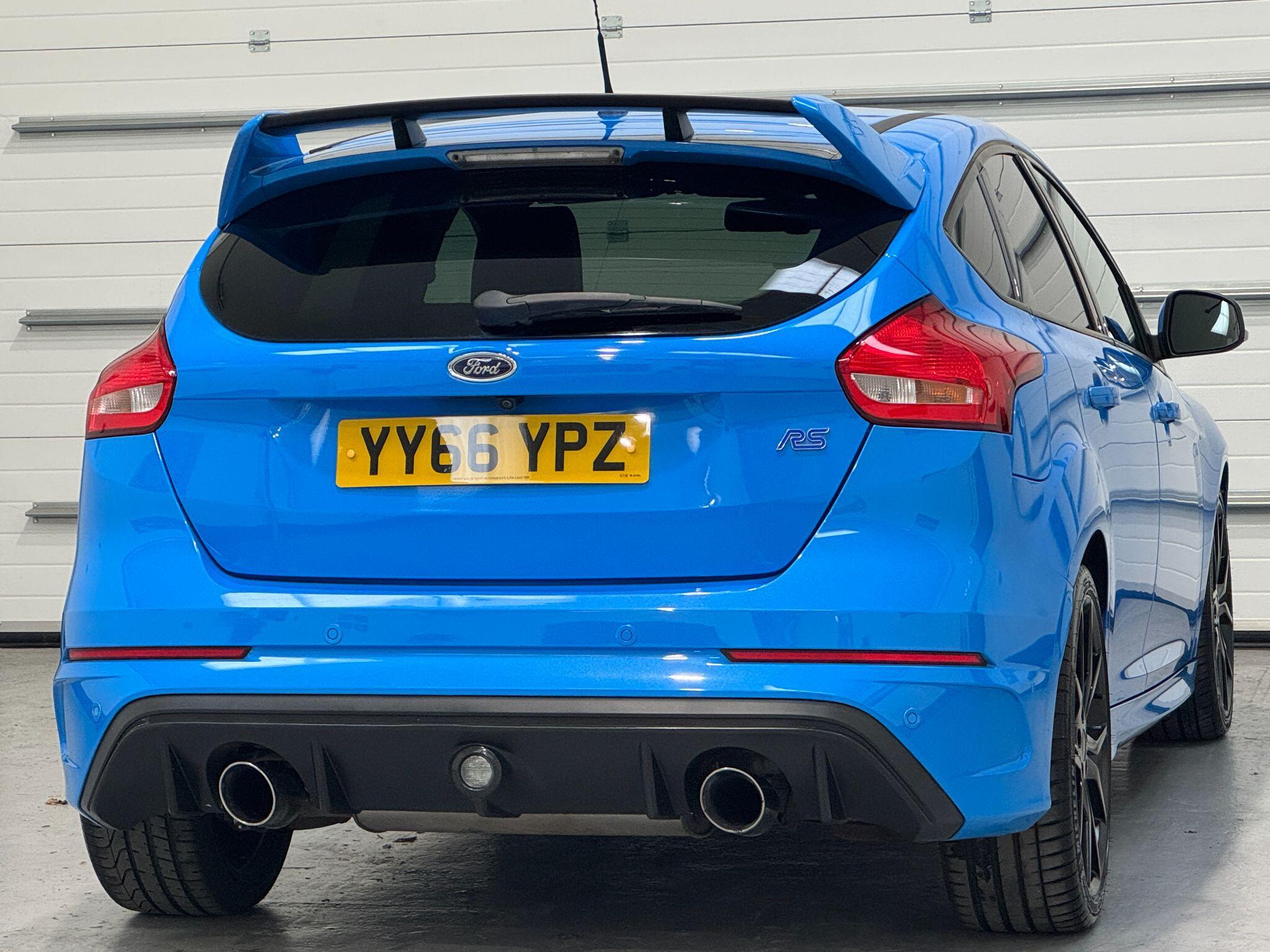 Ford Focus - Image 12