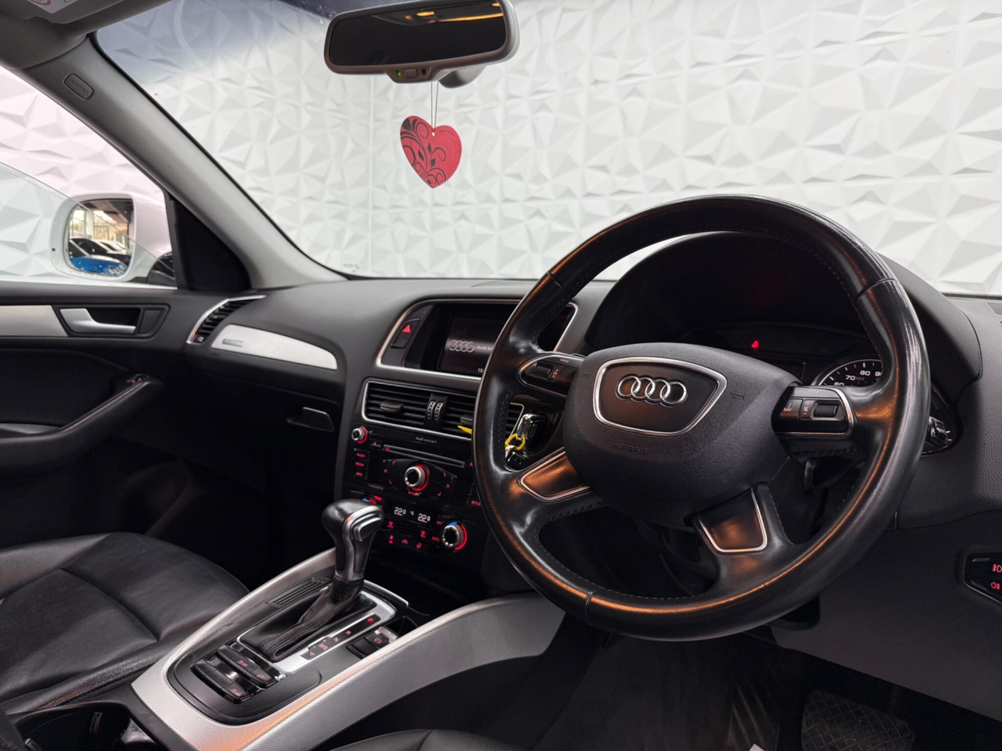 Audi Q5 - Image 20