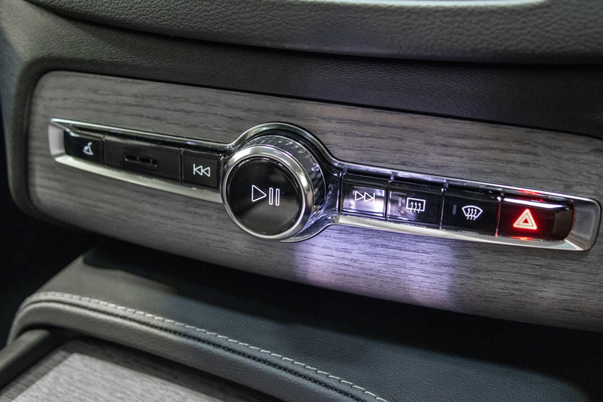 Volvo XC90 - Image 19