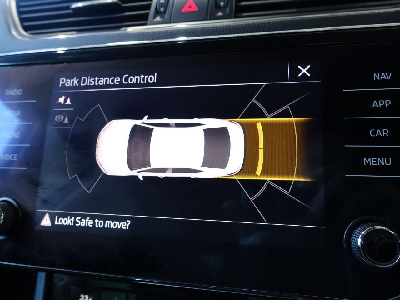 Skoda Superb - Image 32