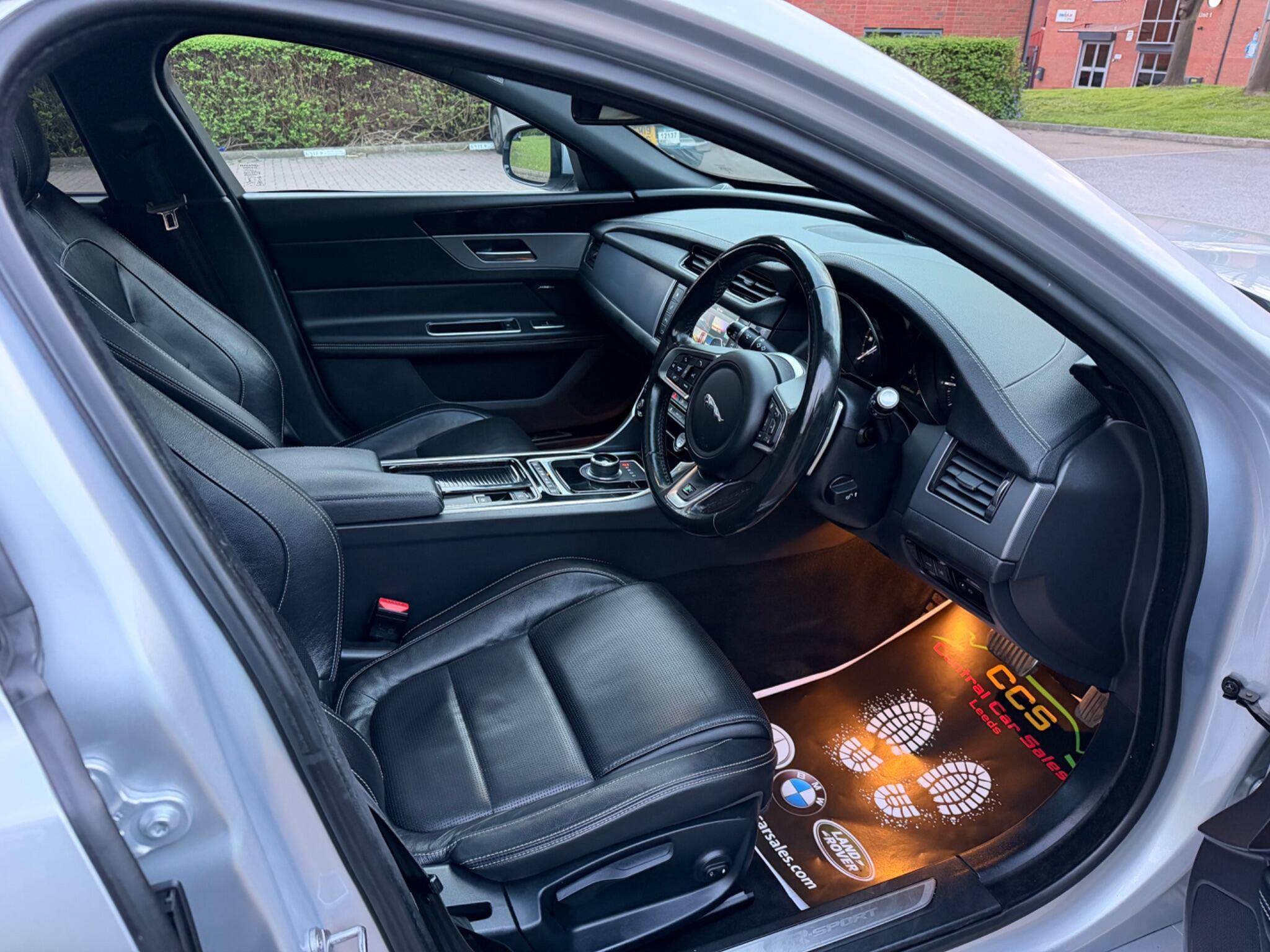 Jaguar XF - Image 39