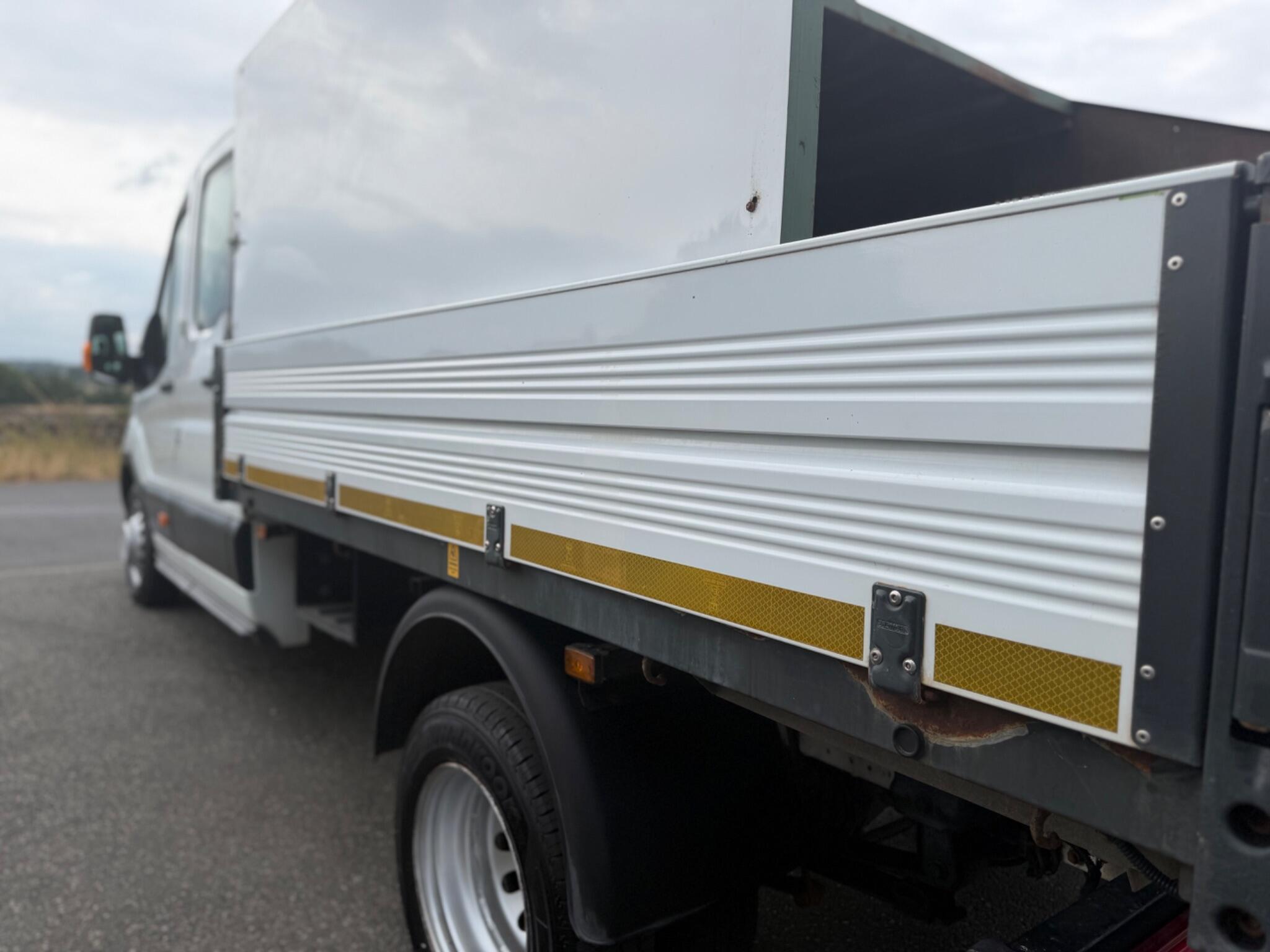 Ford Transit - Image 12