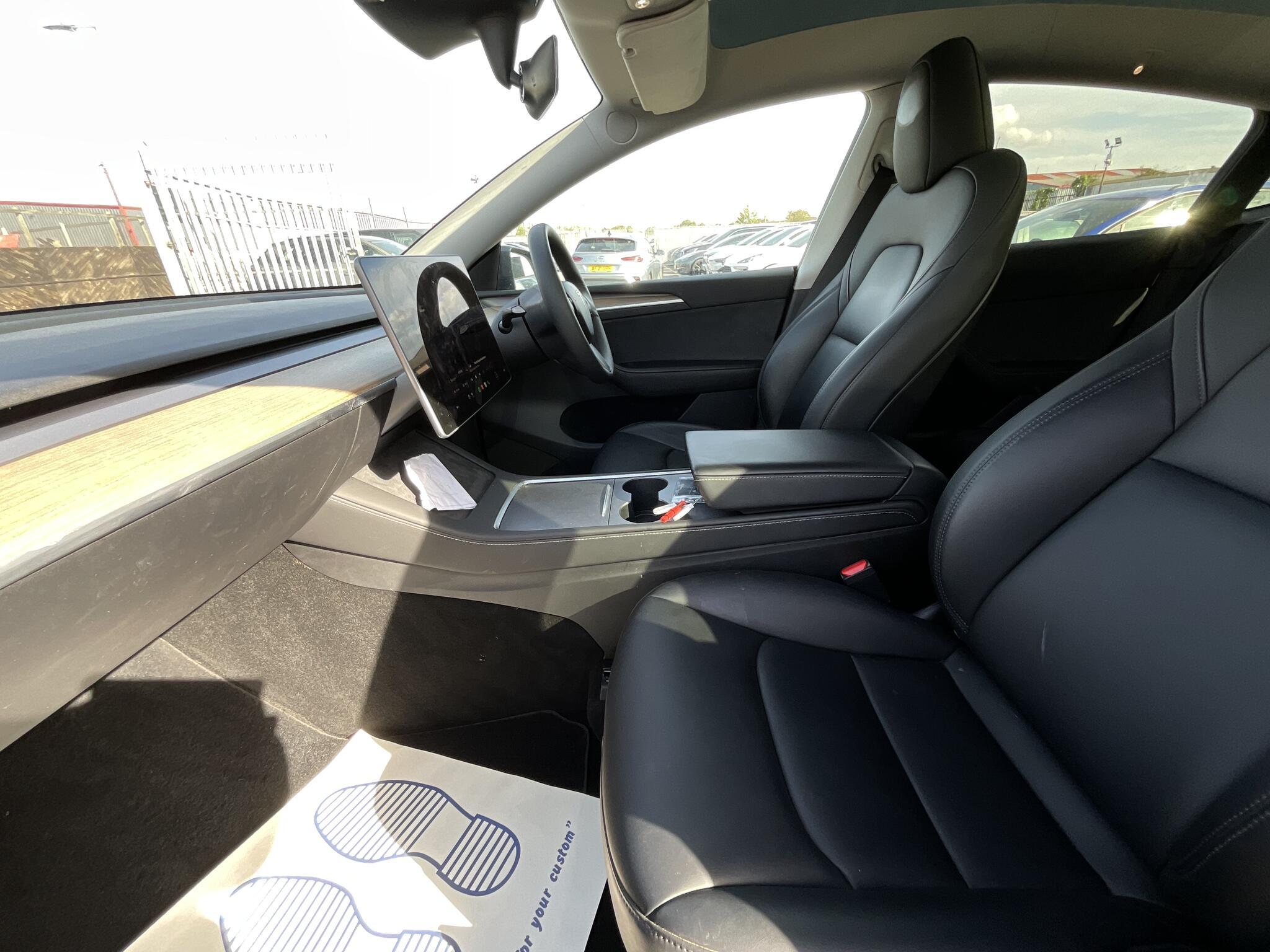 Tesla Model Y - Image 18