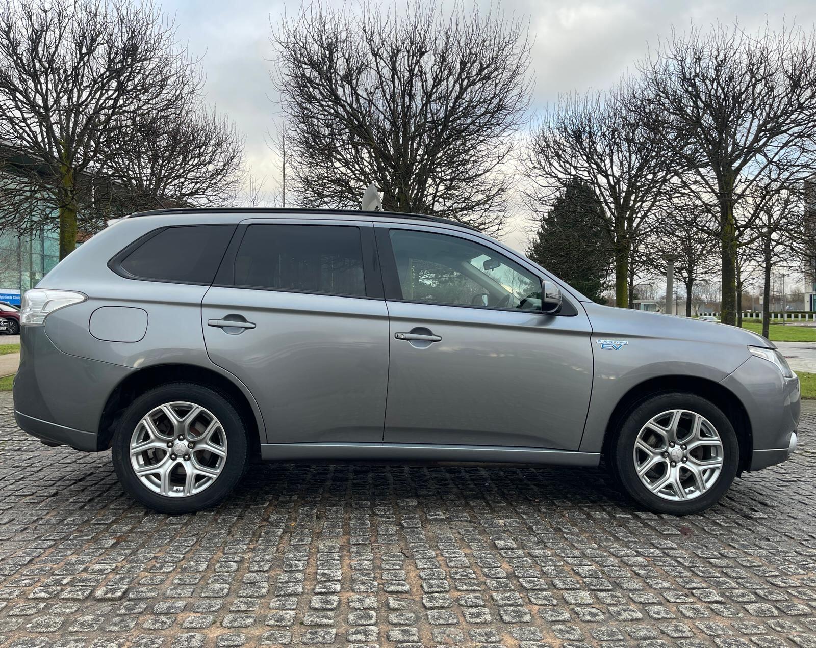 Mitsubishi Outlander - Image 10