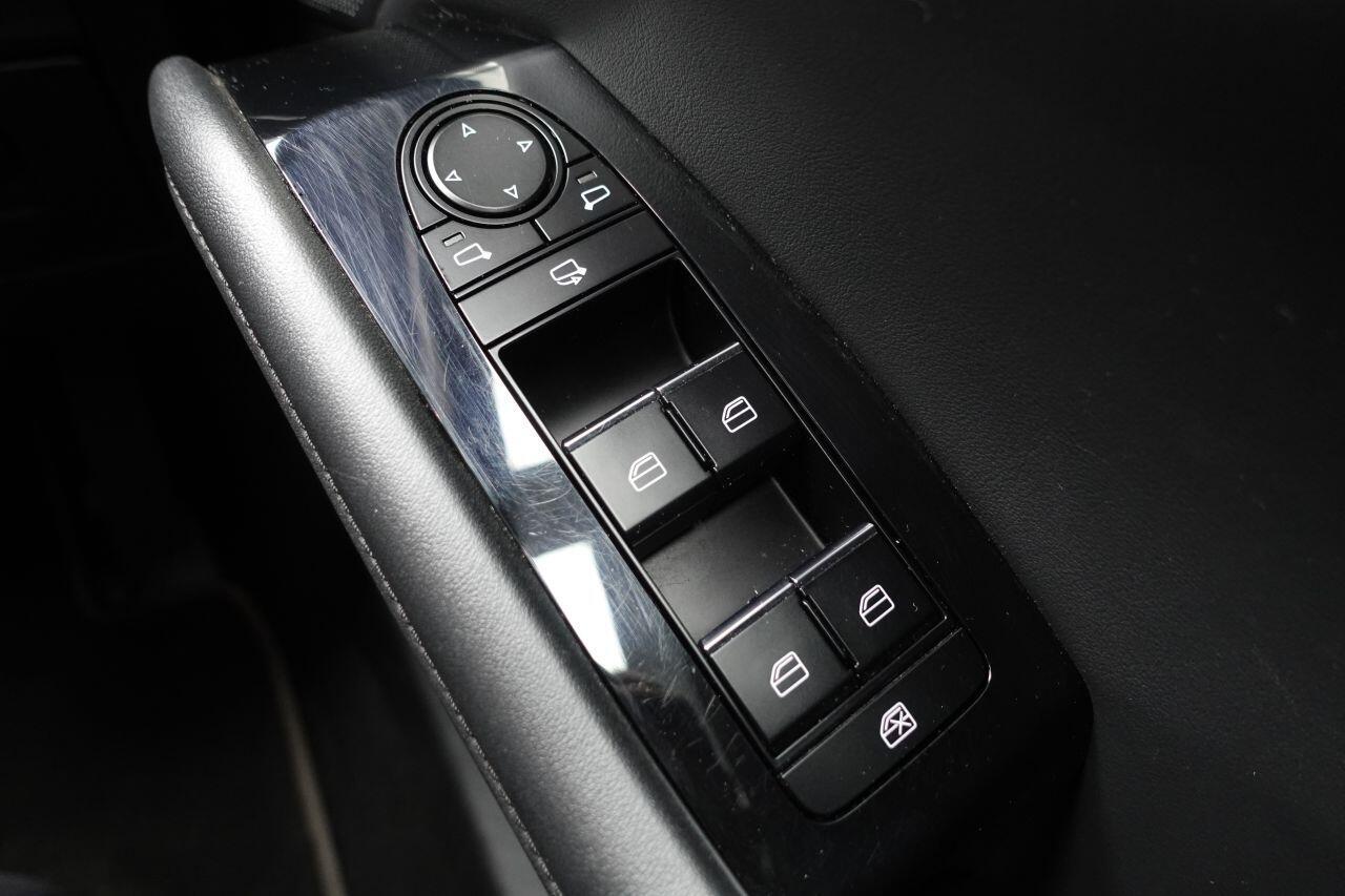 Mazda MAZDA3 - Image 53