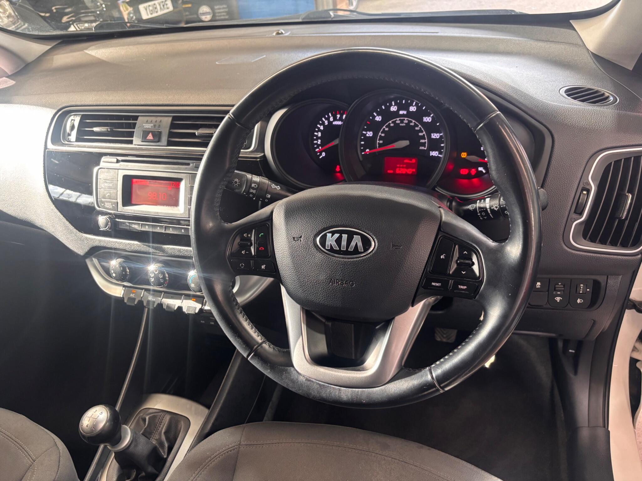 Kia Rio - Image 18