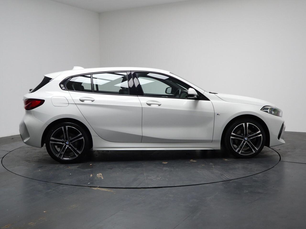 BMW 1 Series - Image 8