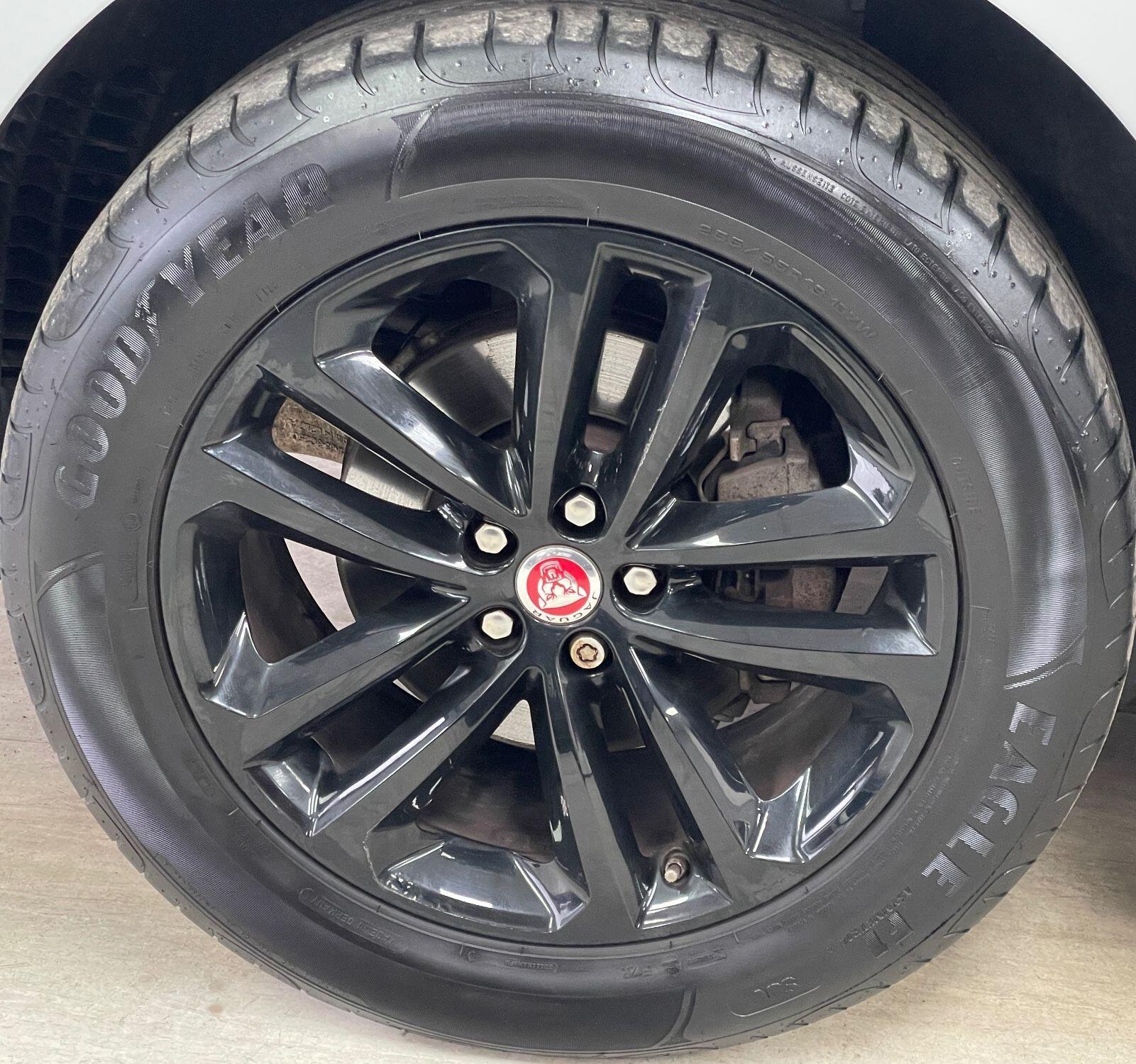 Jaguar F-Pace - Image 17