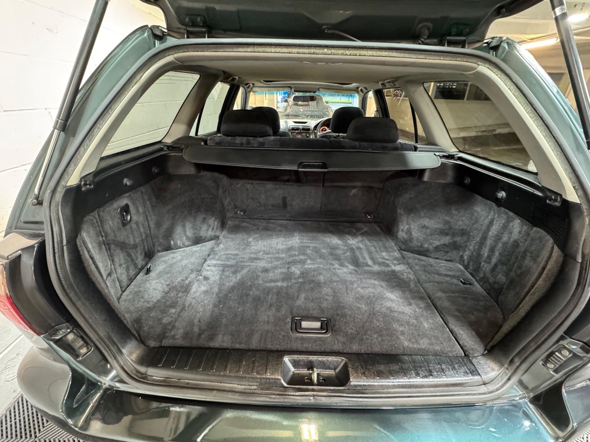 Mitsubishi Legnum - Image 14