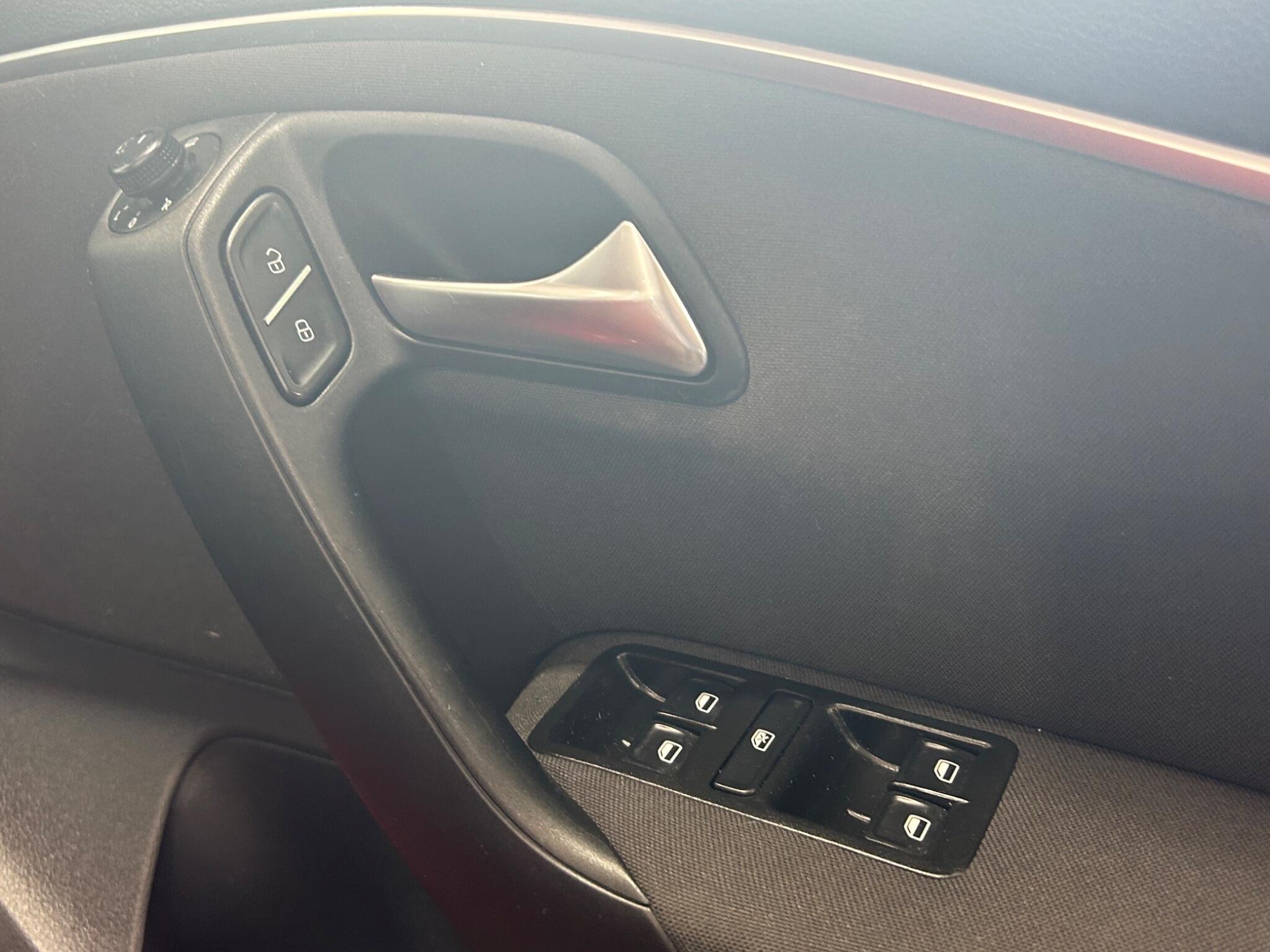 Volkswagen Polo - Image 14