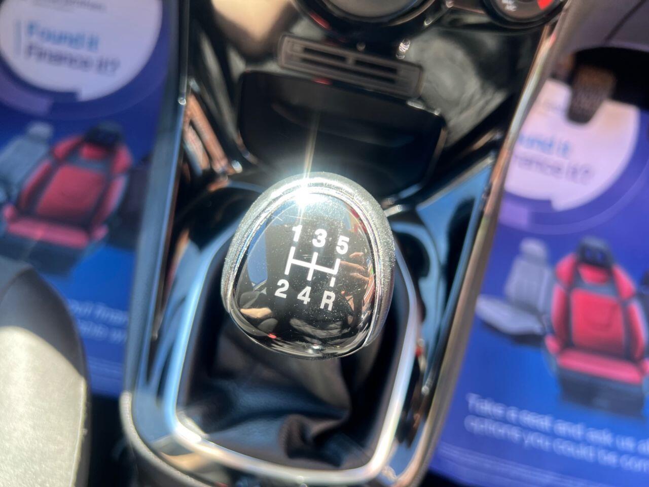 Ford Fiesta - Image 20