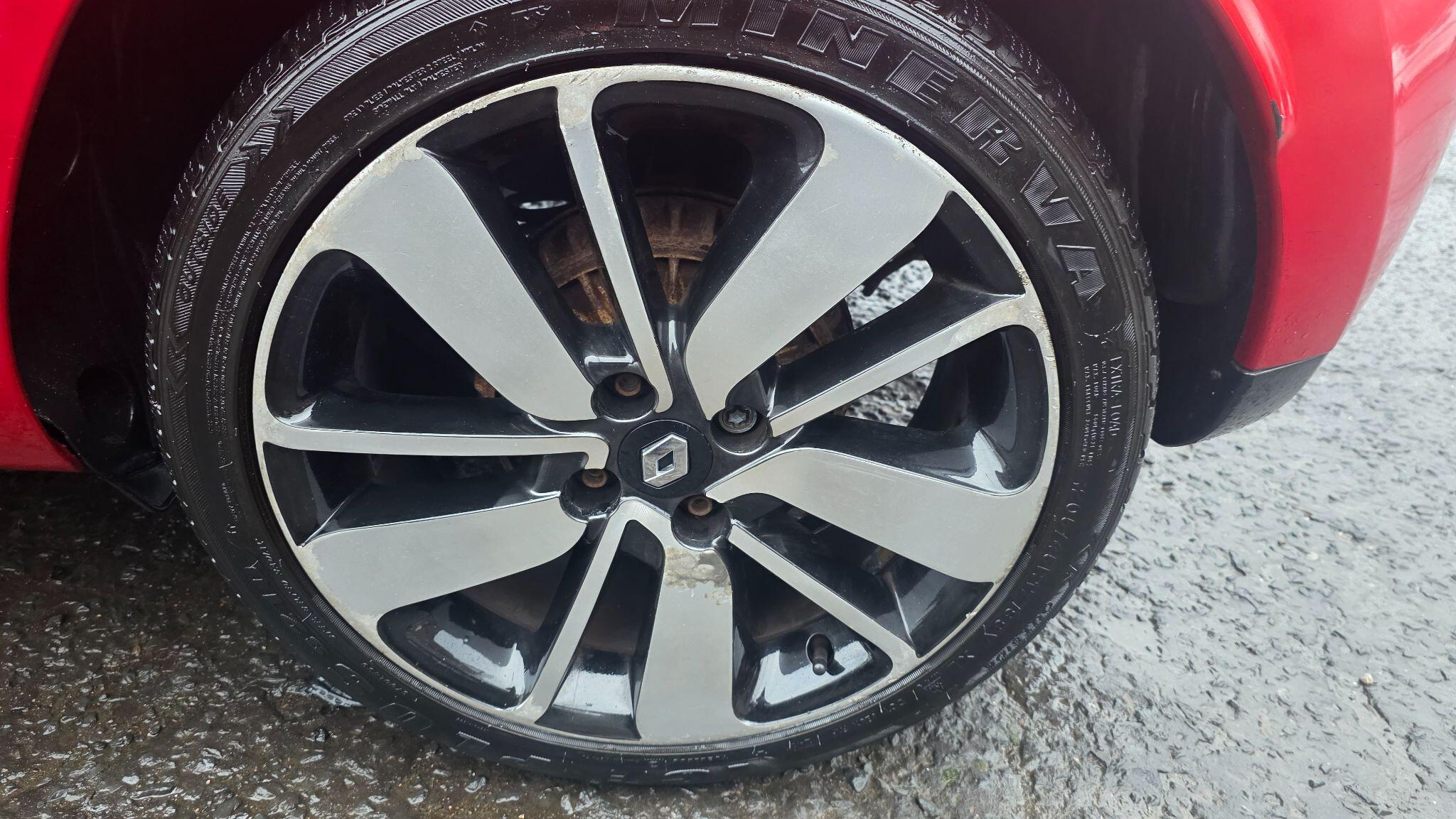 Renault Clio - Image 44