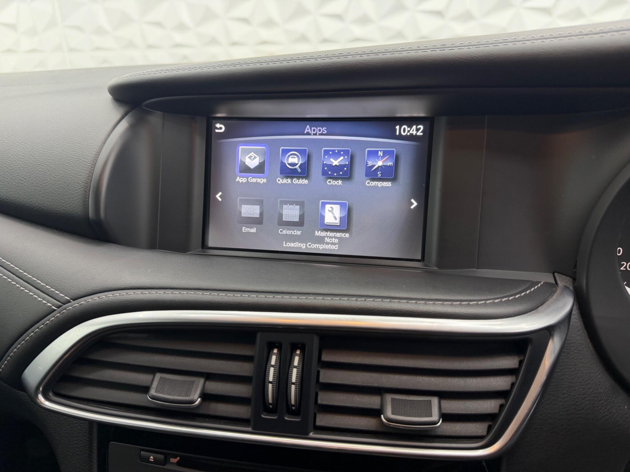 Infiniti Q30 - Image 27