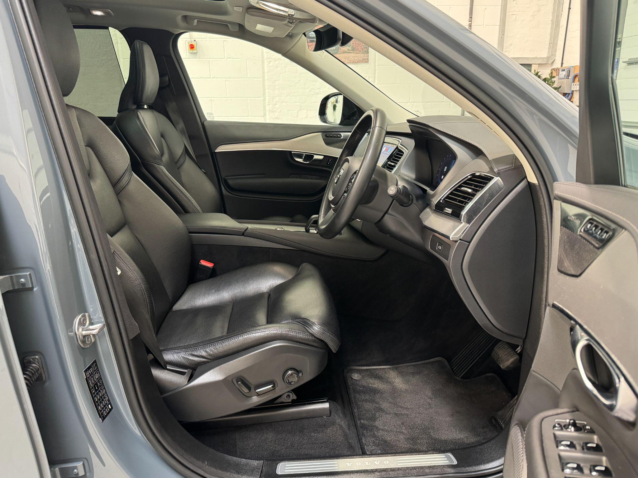 Volvo XC90 - Image 21