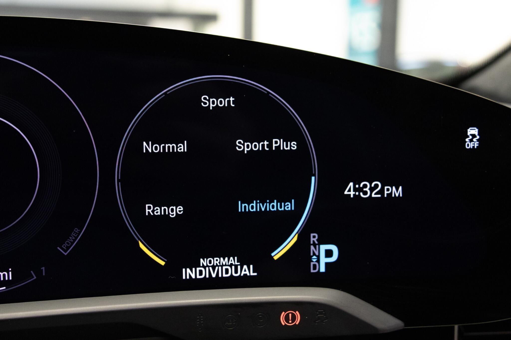 Porsche Taycan - Image 37