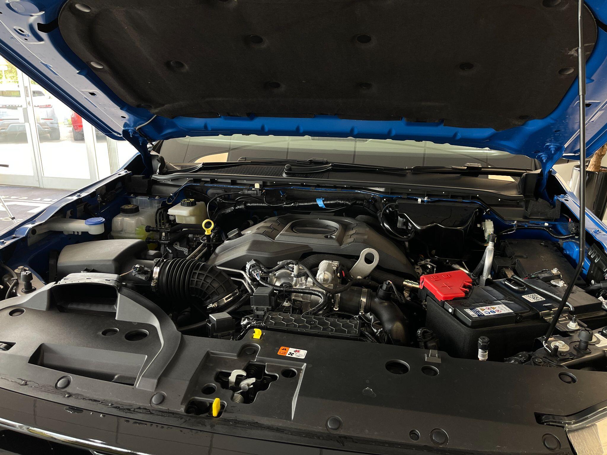 Volkswagen Amarok - Image 12