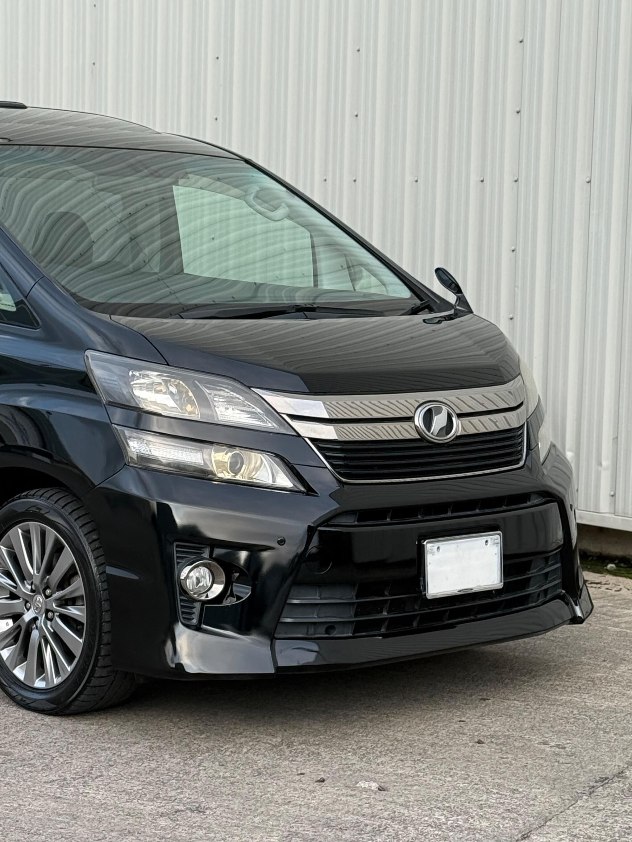 Toyota Vellfire - Image 16