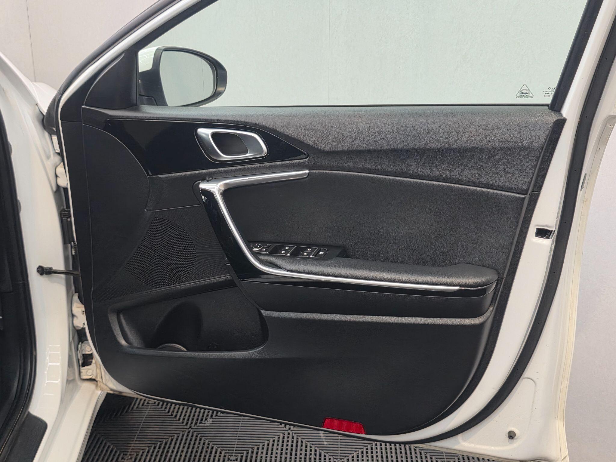 Kia ceed - Image 25