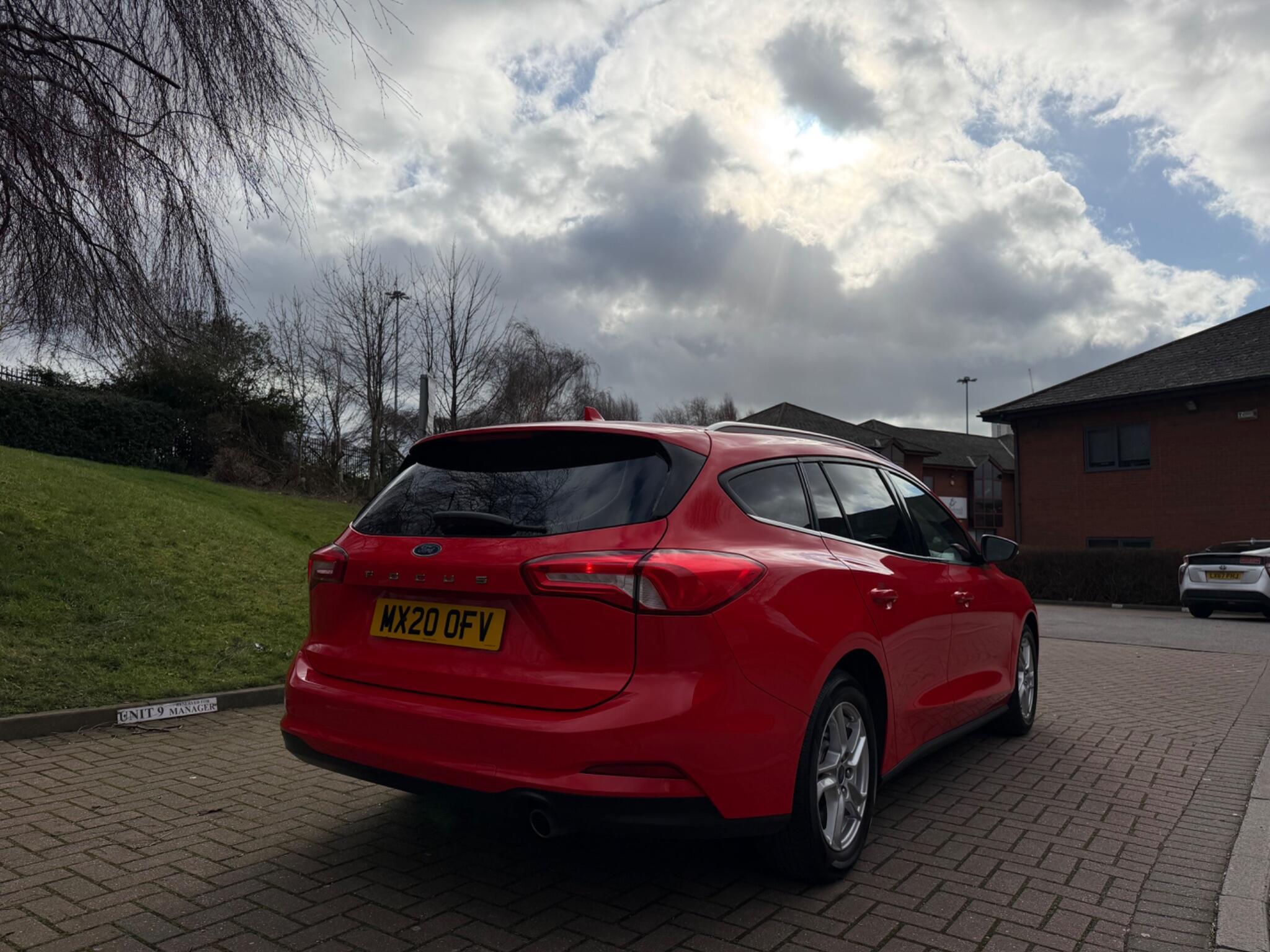 Ford Focus - Image 19