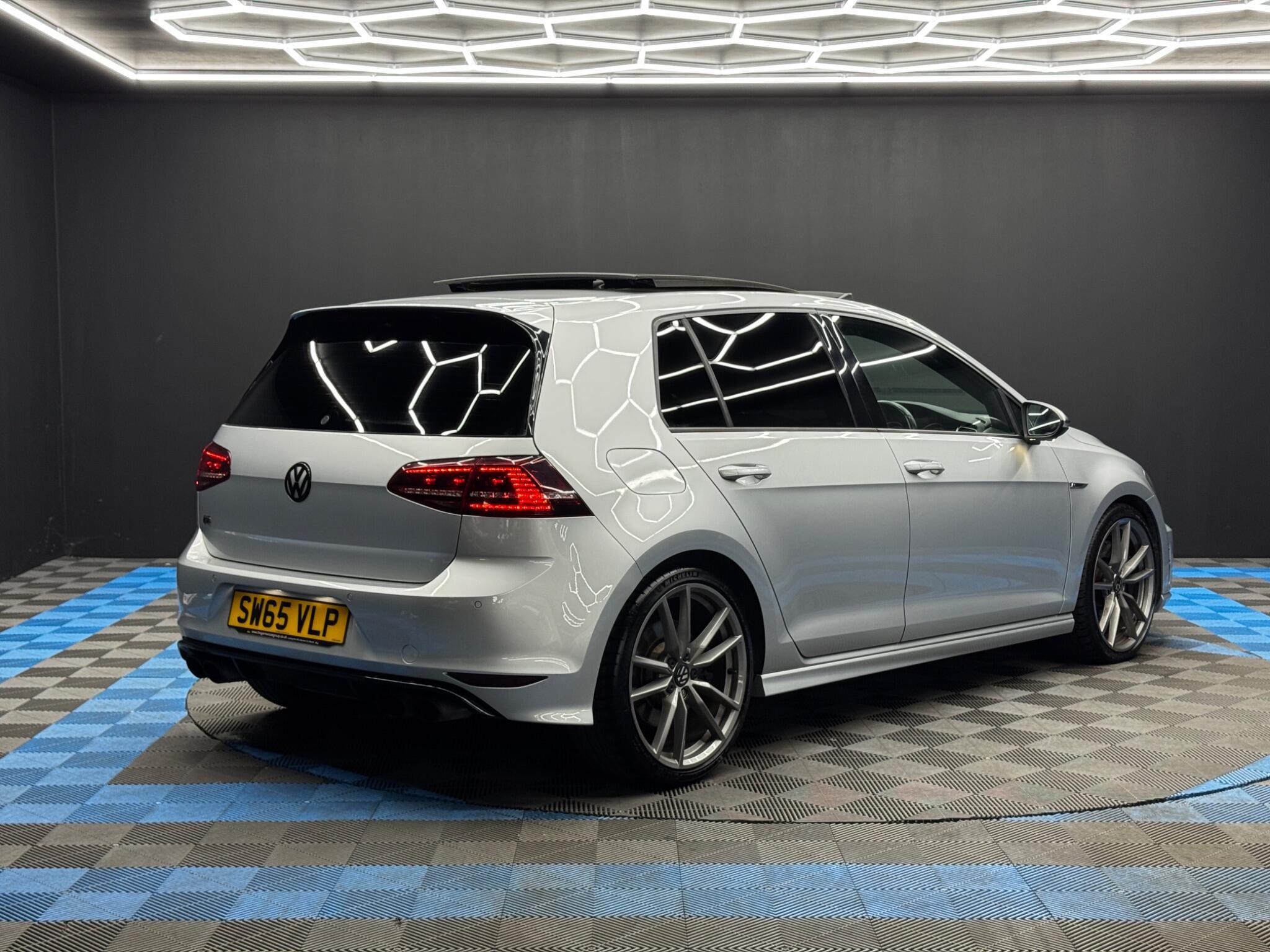 Volkswagen Golf - Image 5