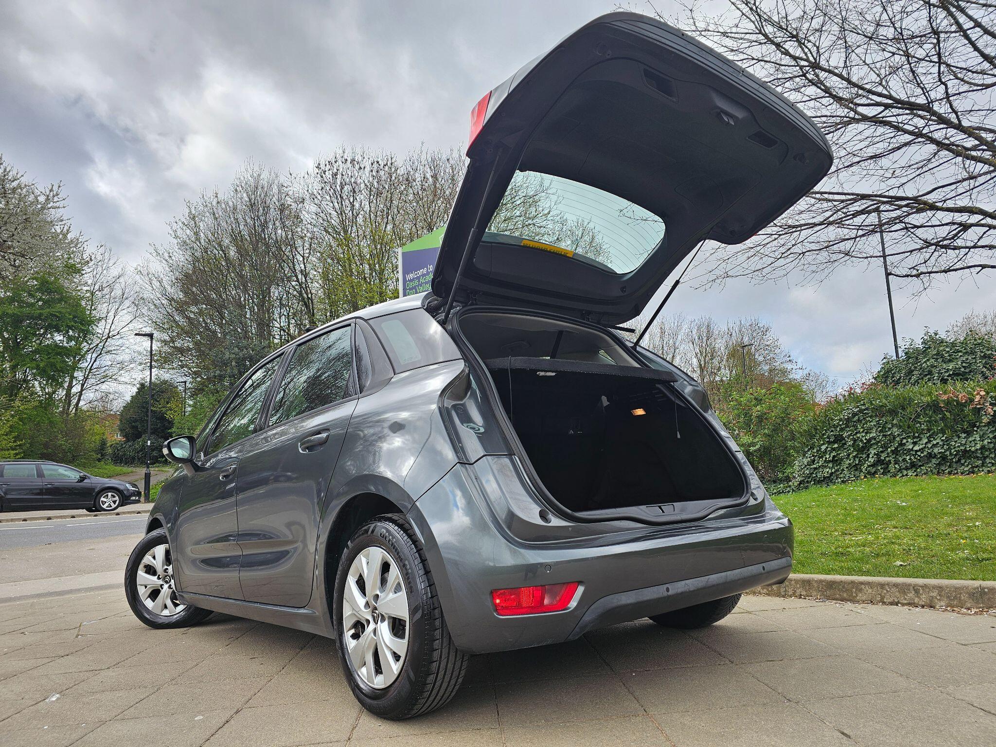 Citroen C4 Picasso - Image 6