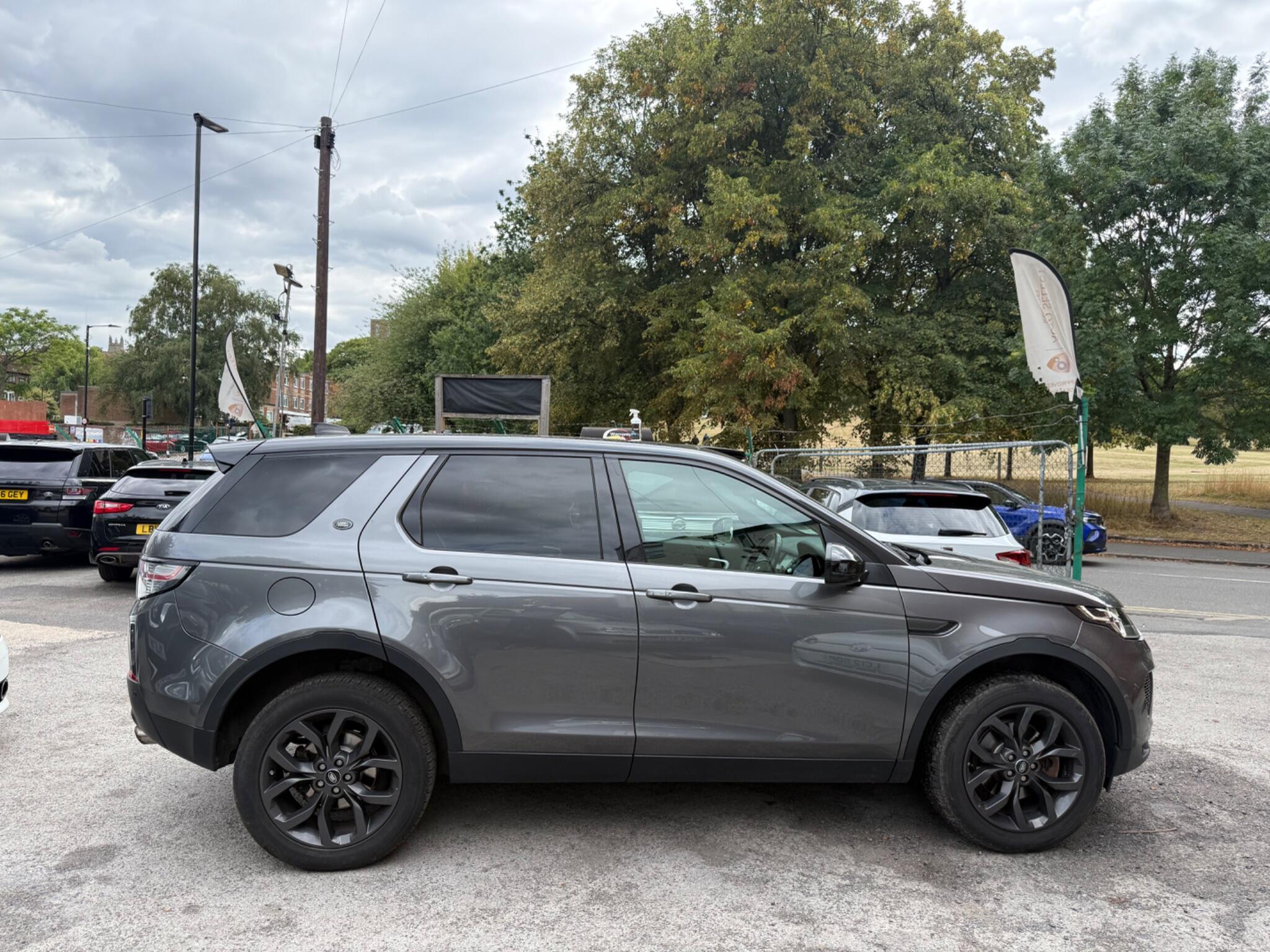 Land Rover DISCOVERY SPORT - Image 8