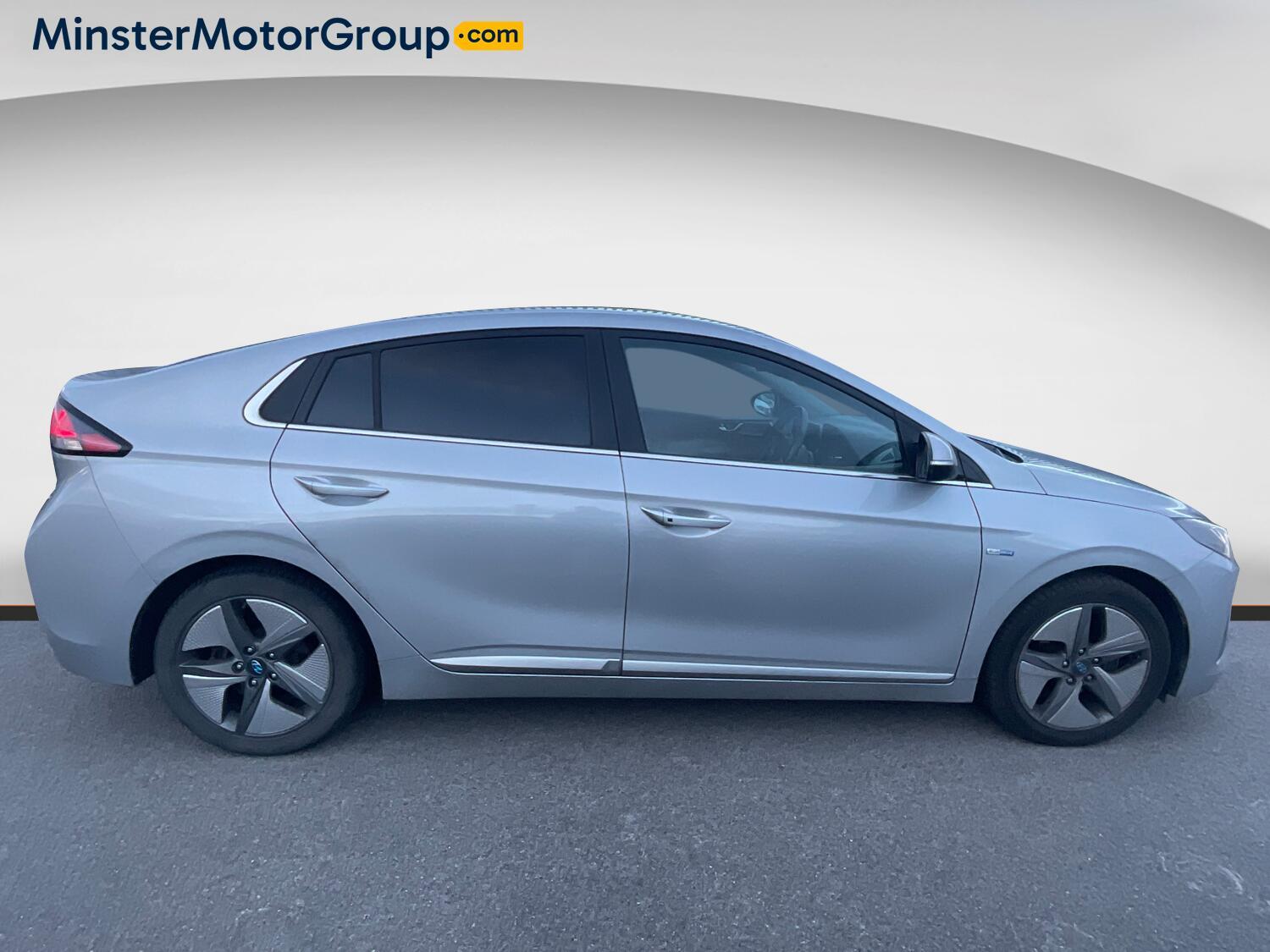 Hyundai Ioniq - Image 2