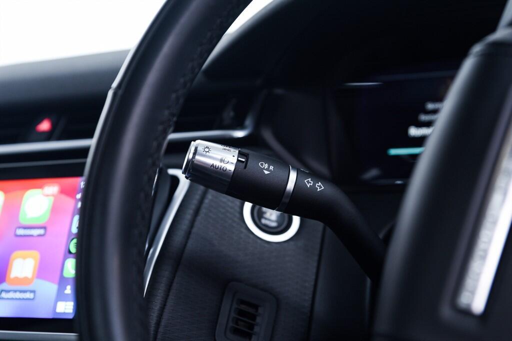 Land Rover Range Rover Velar - Image 26