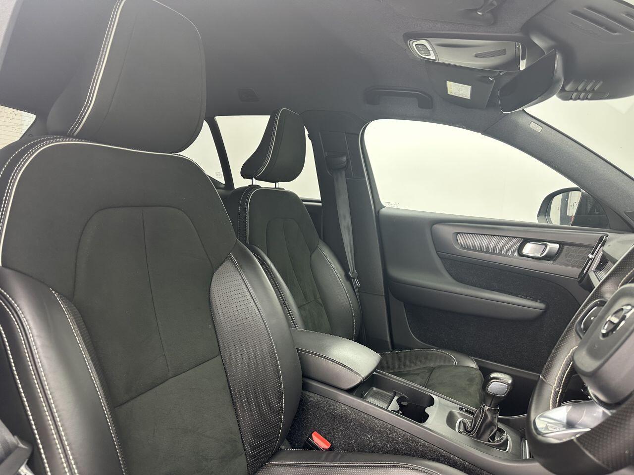 Volvo XC40 - Image 2