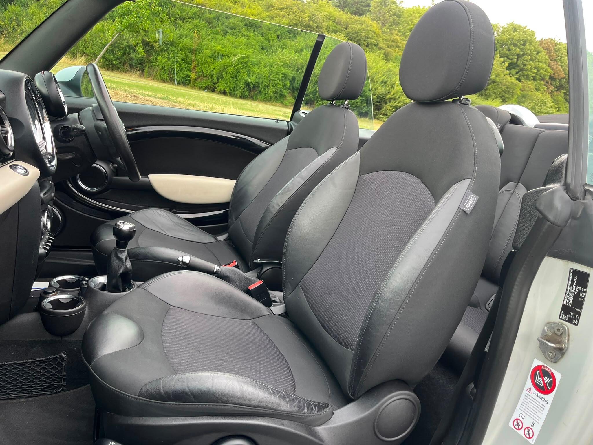 MINI Convertible - Image 14