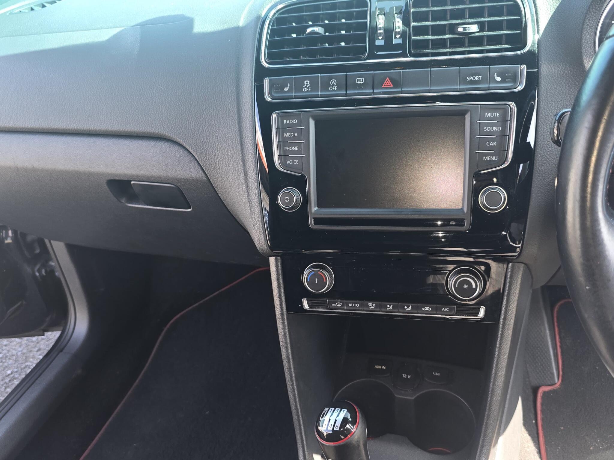 Volkswagen Polo - Image 10