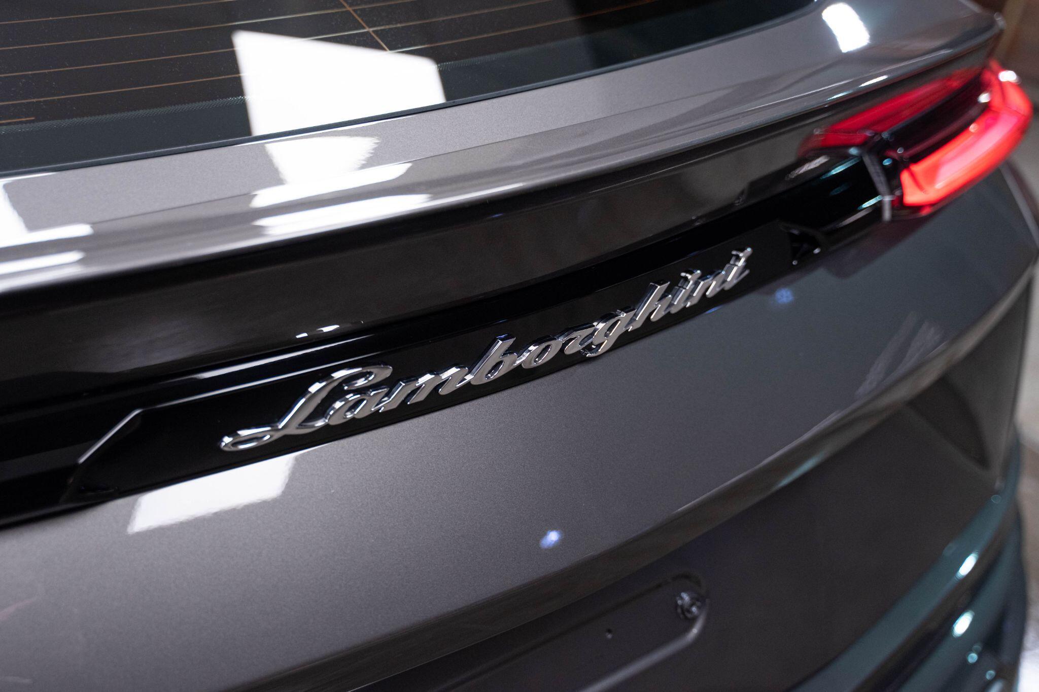 Lamborghini Urus - Image 26