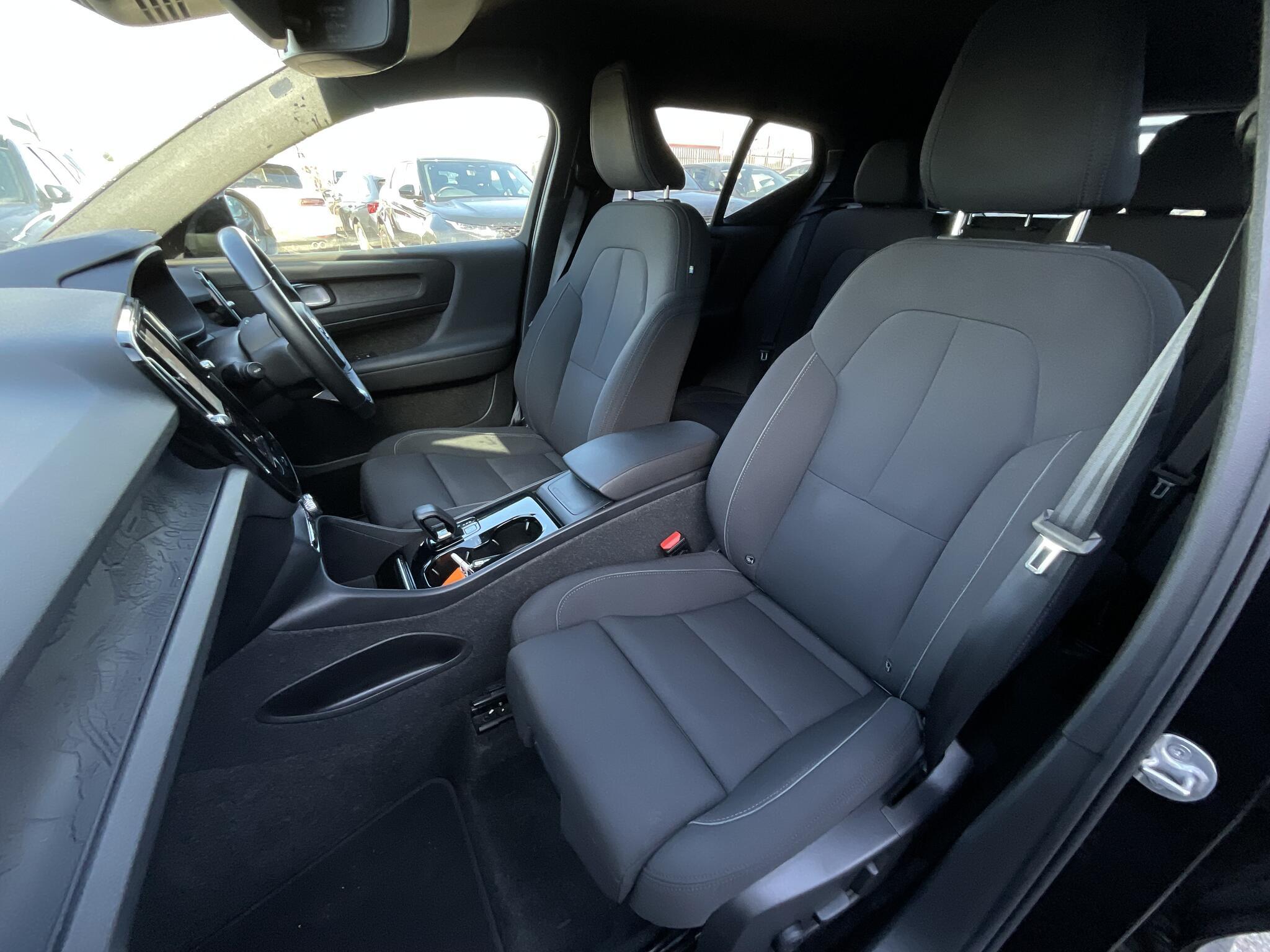 Volvo XC40 - Image 17