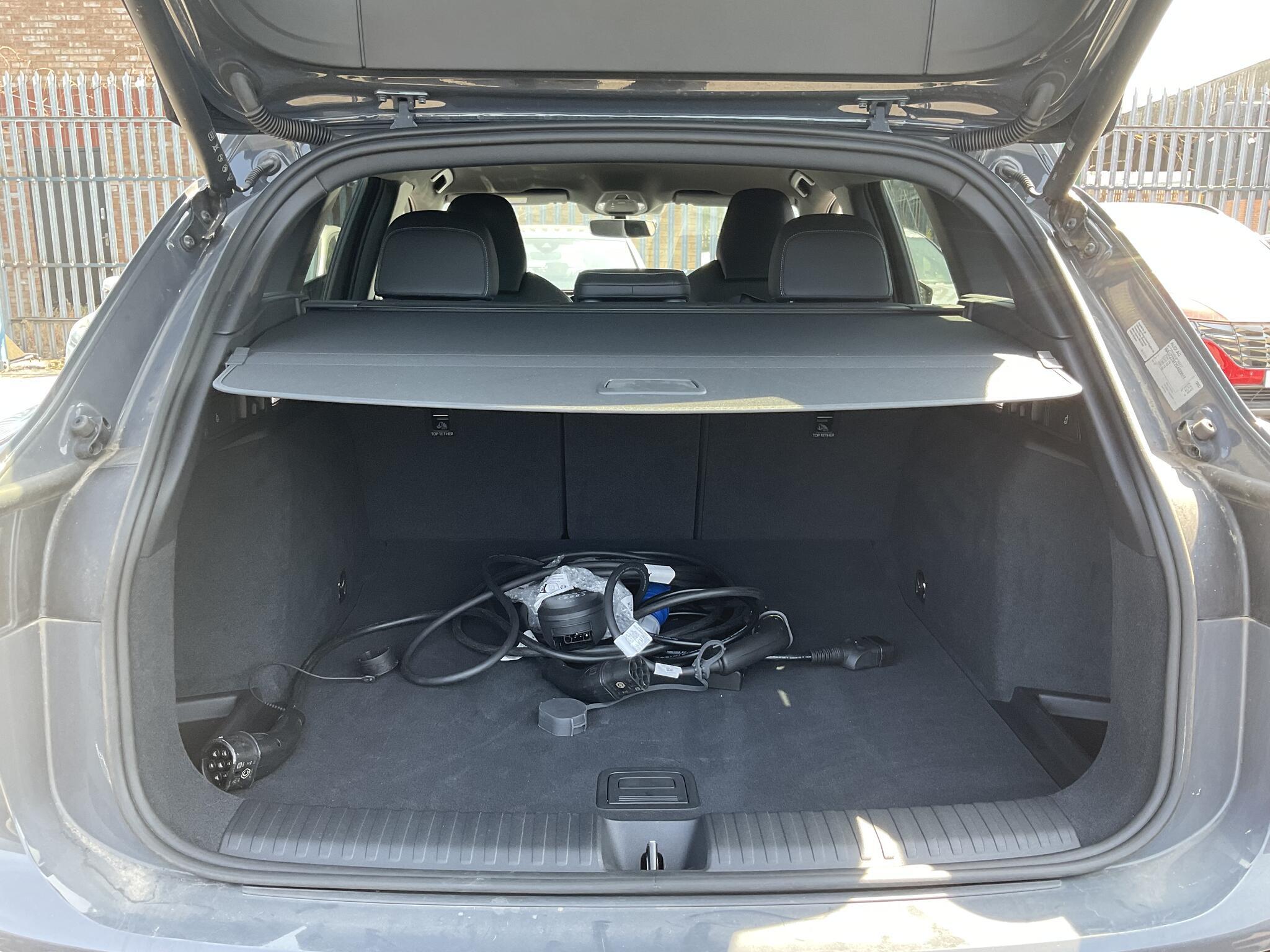 Audi Q6 e-tron - Image 20