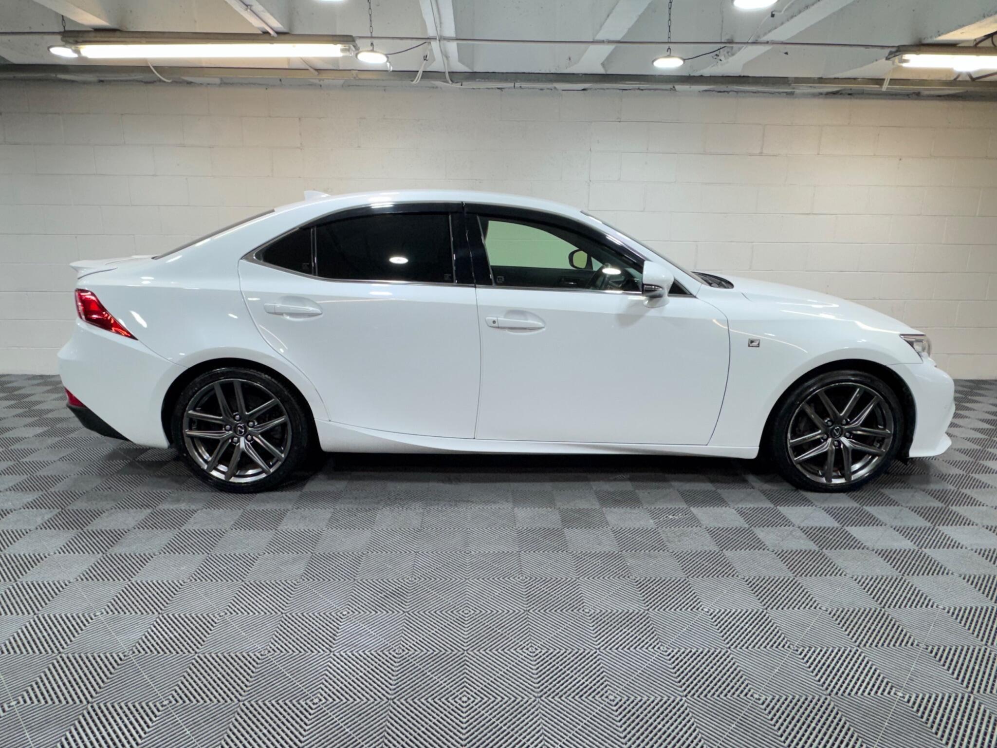 Lexus IS - Image 5