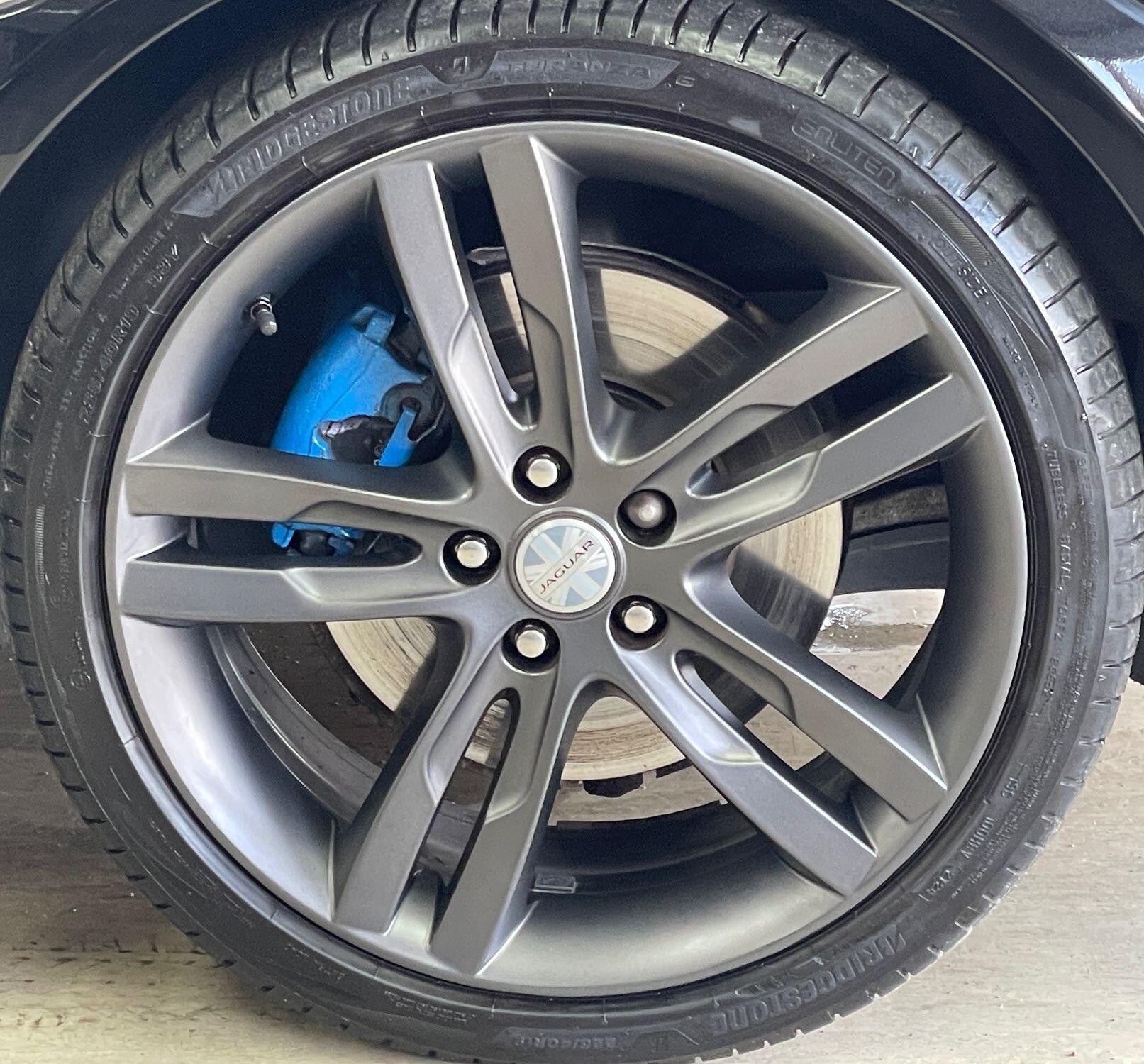 Jaguar XE - Image 13