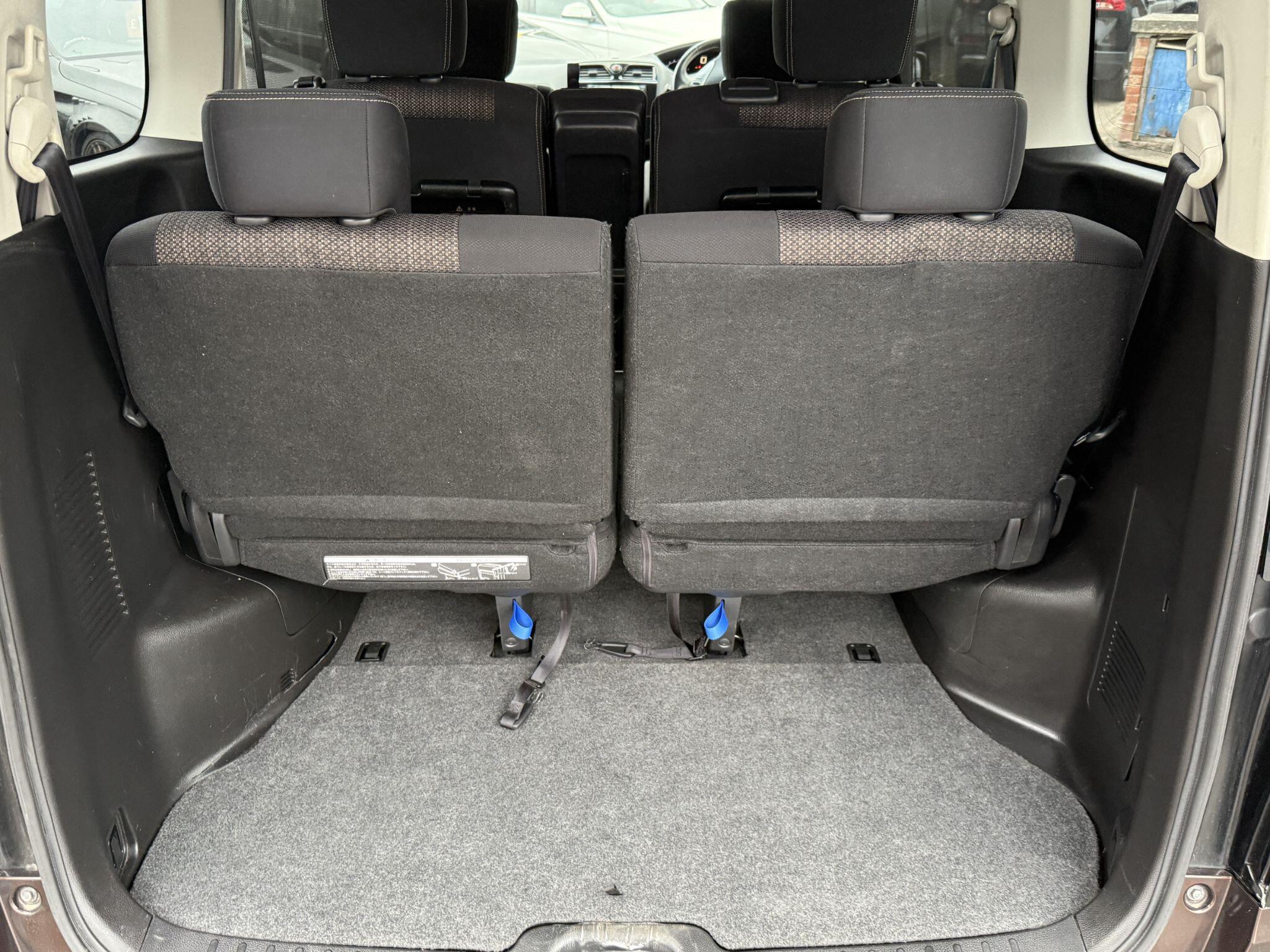 Nissan Serena - Image 85