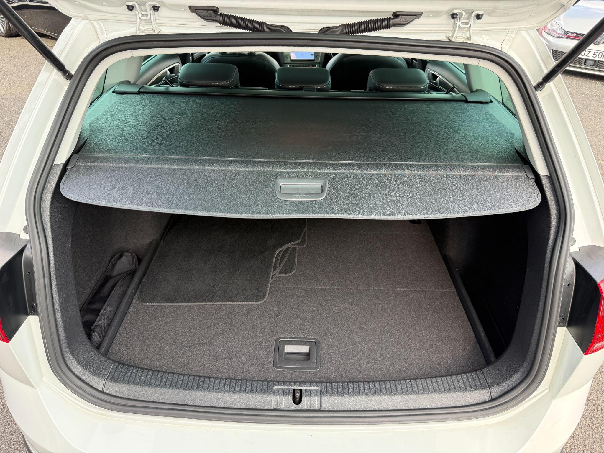Volkswagen Golf - Image 80