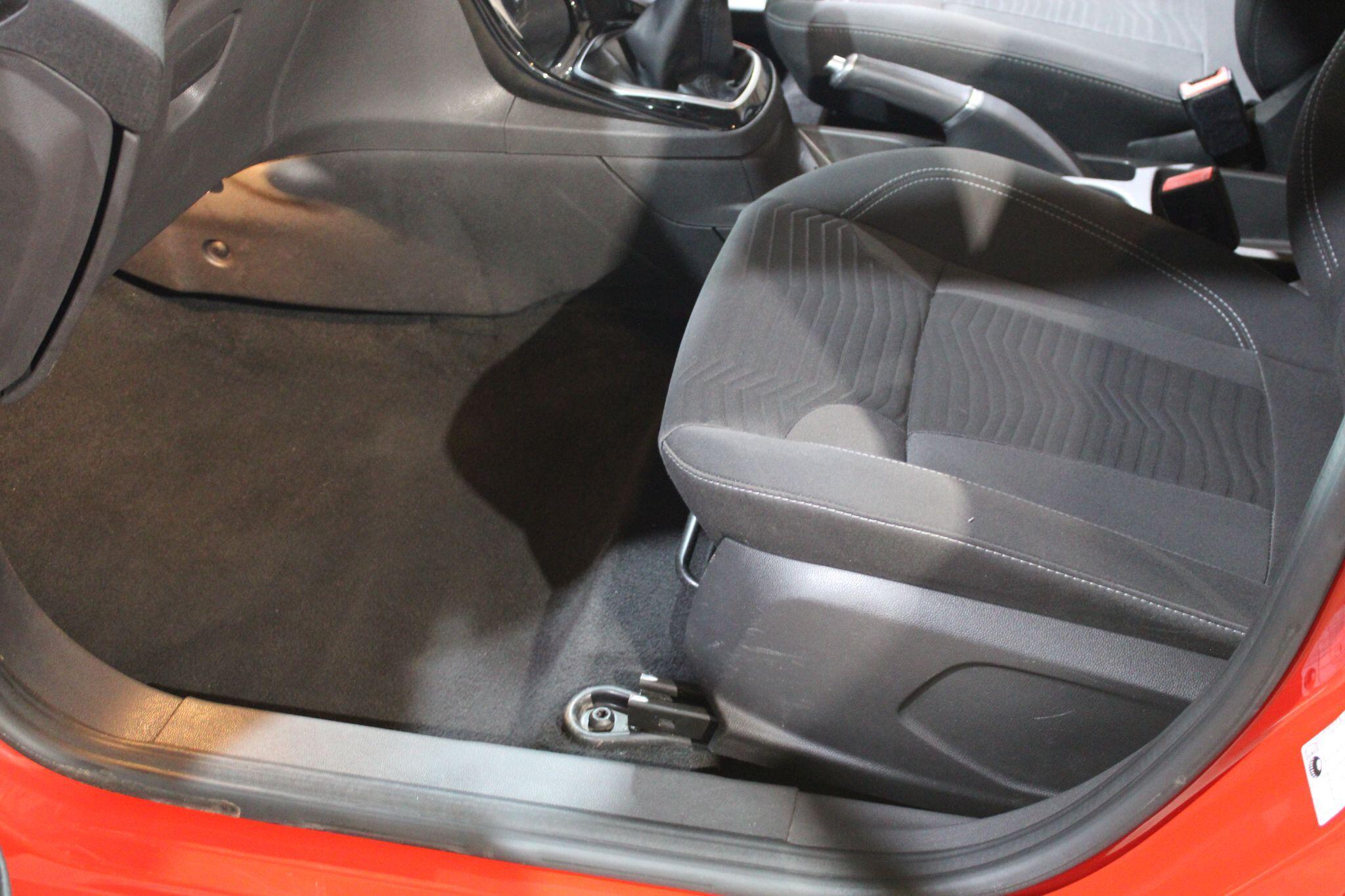 Ford Fiesta - Image 23