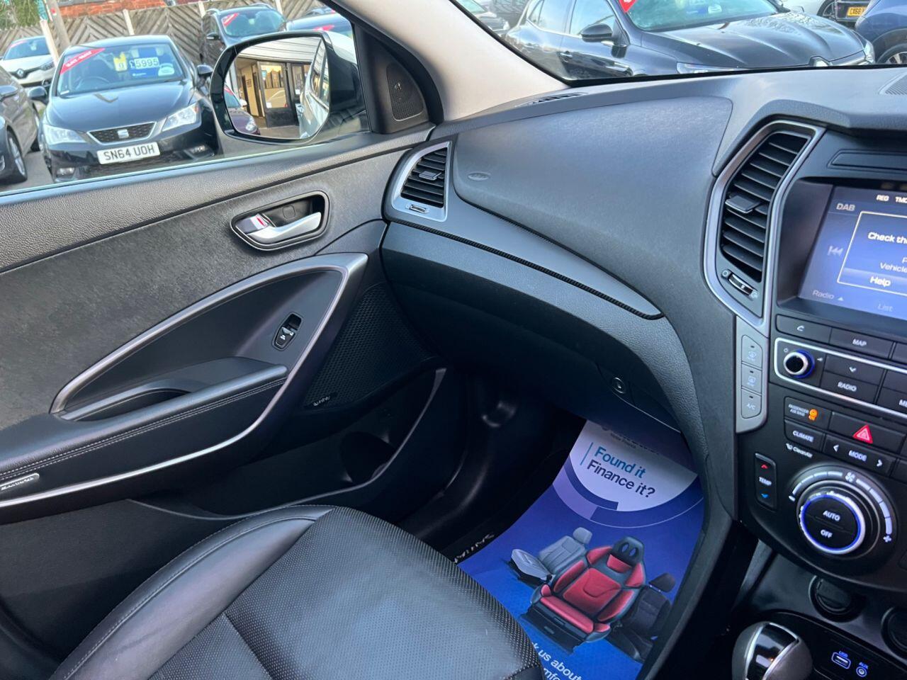 Hyundai Santa Fe - Image 40