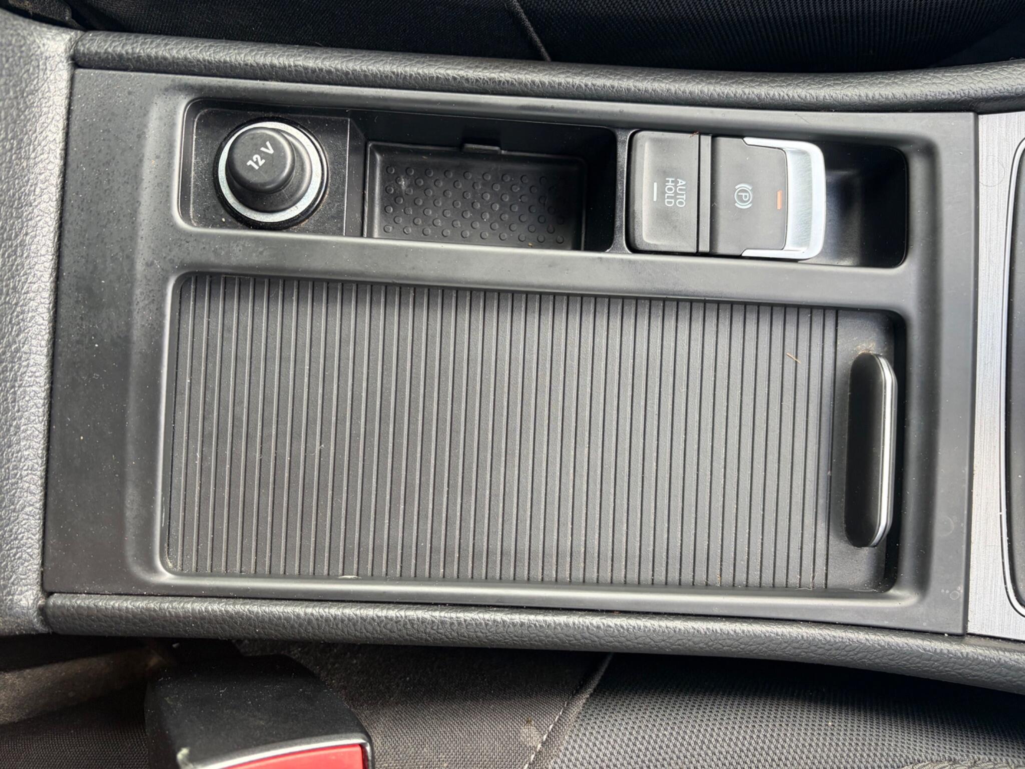 Volkswagen Golf - Image 33