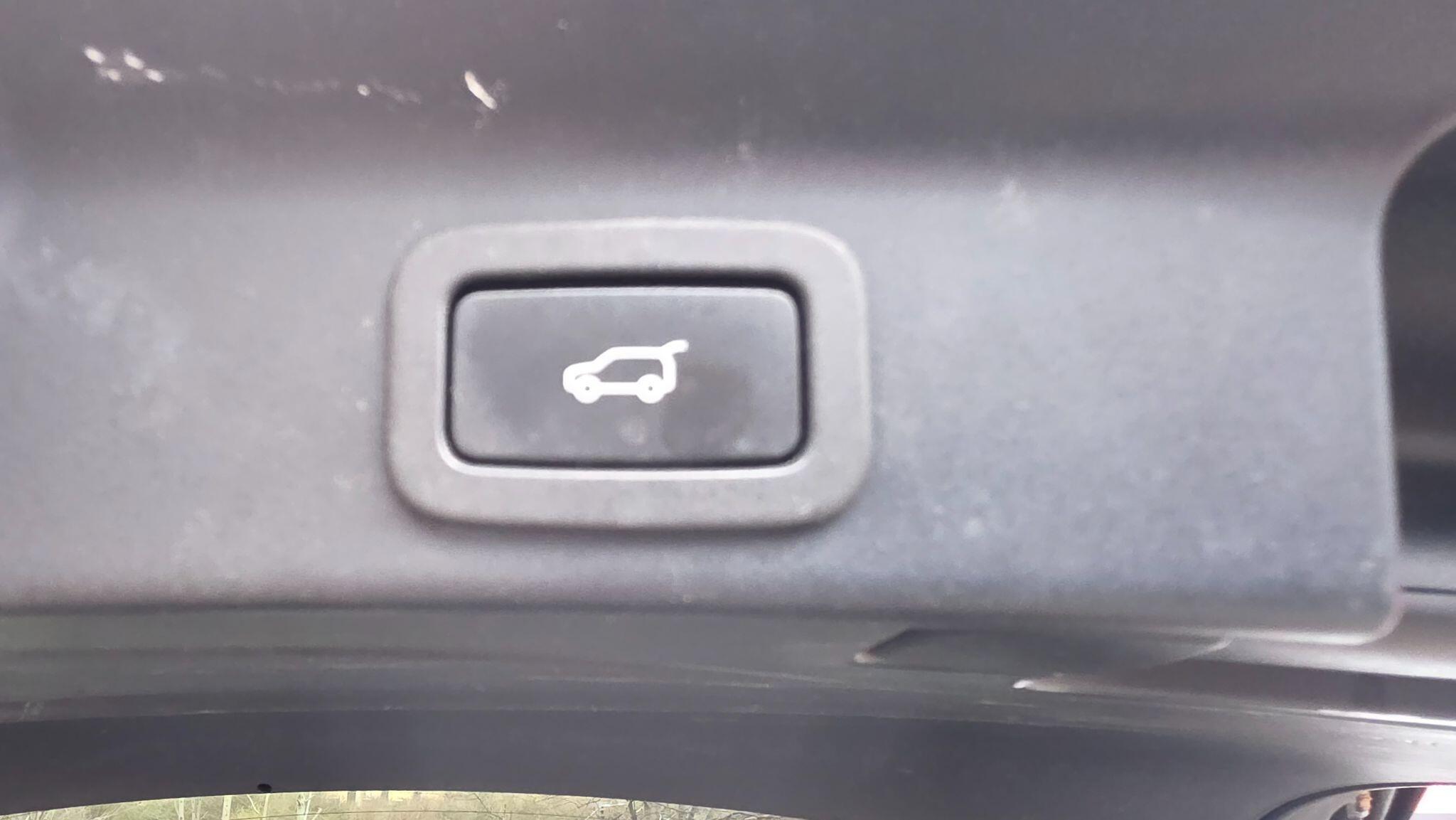 Jaguar F-Pace - Image 46