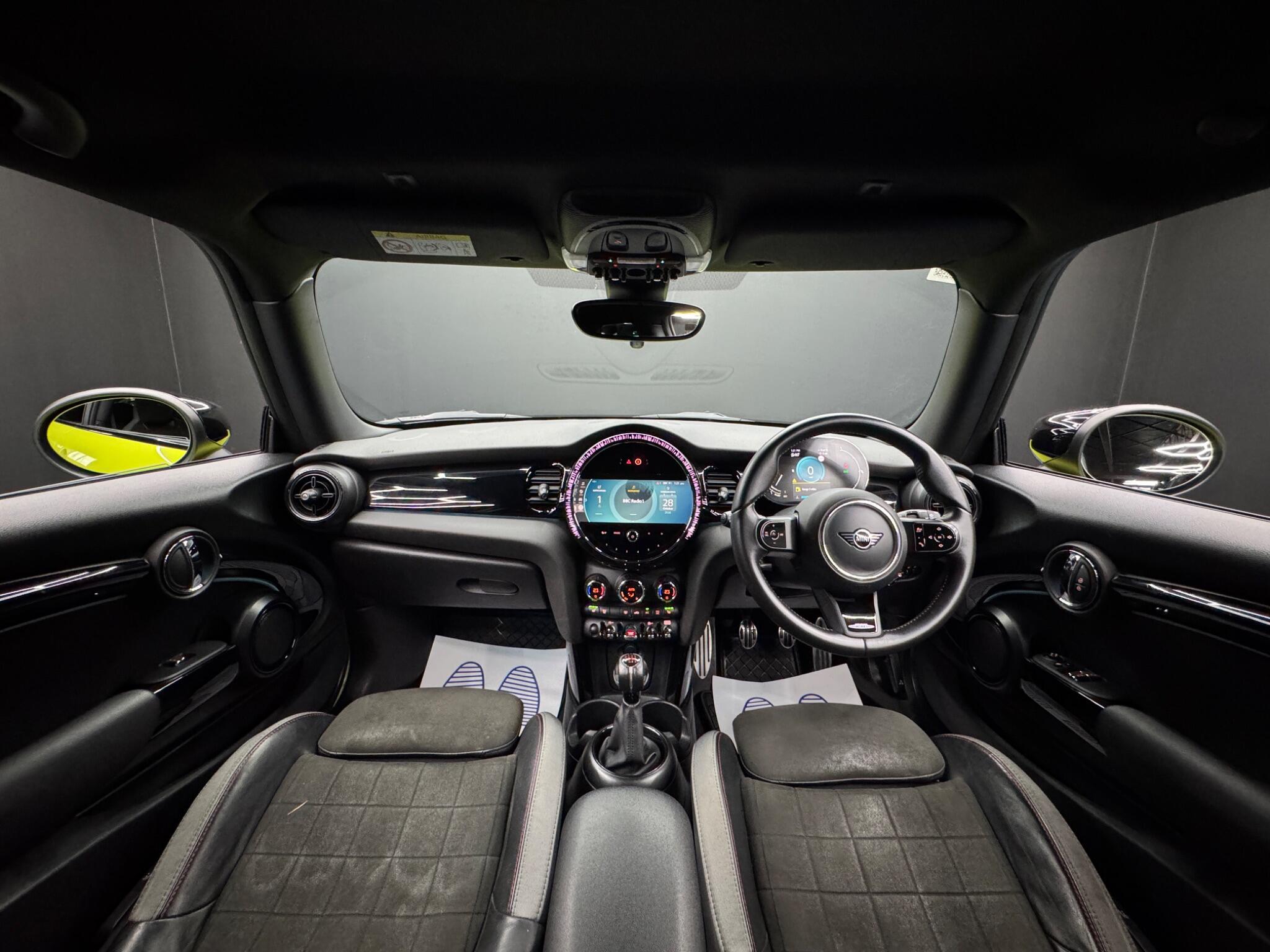 MINI Hatch - Image 16