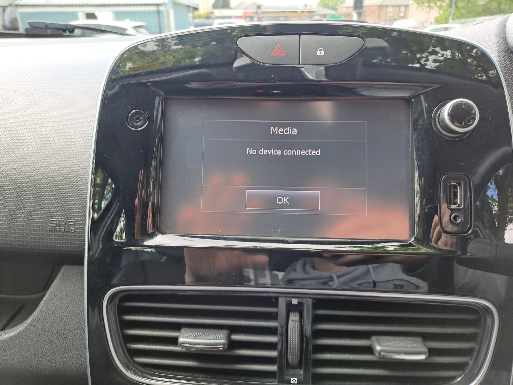 Renault Clio - Image 62