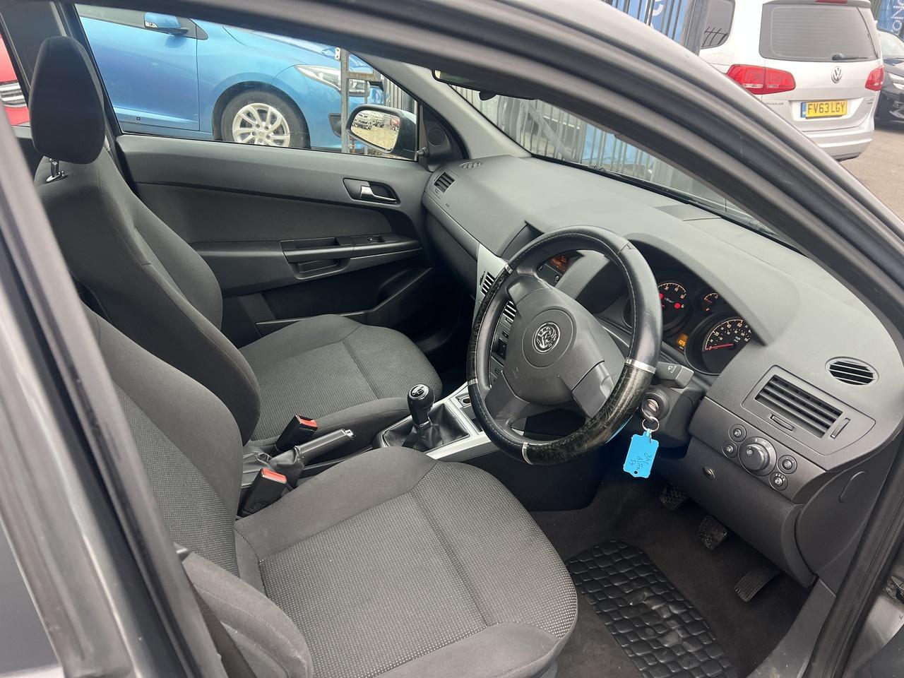 Vauxhall Astra - Image 9
