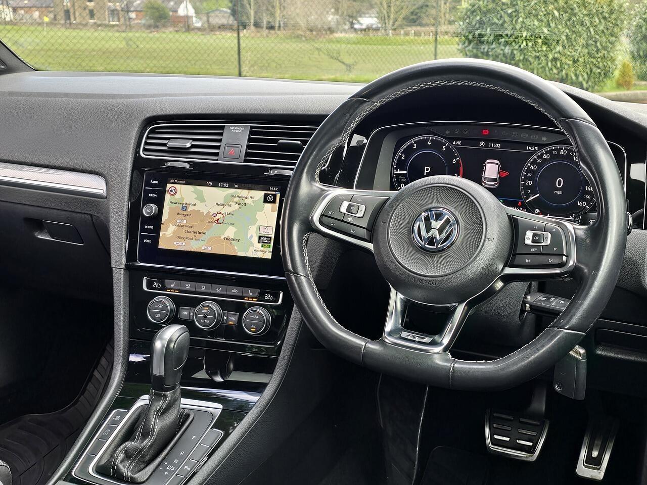 Volkswagen Golf - Image 10